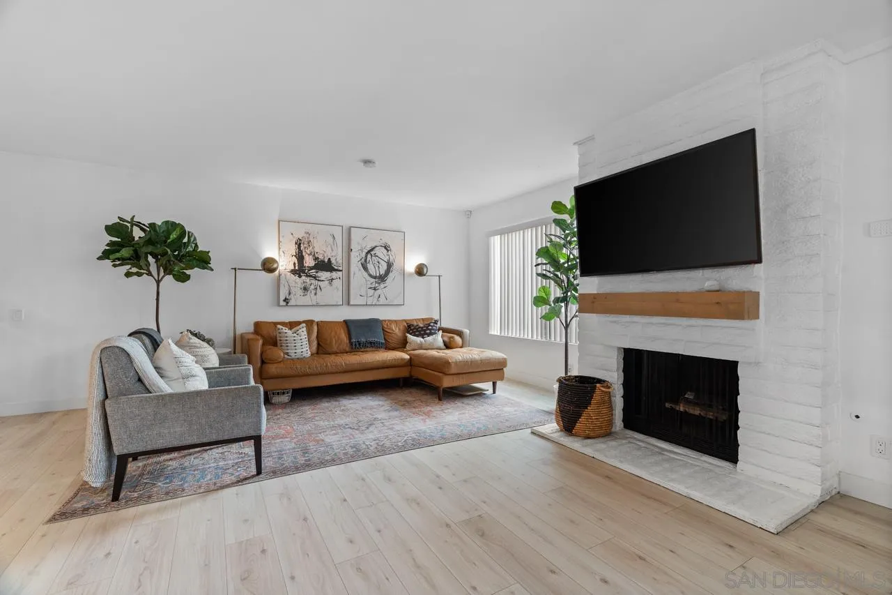 Photo #4: 240013410 Listing 
