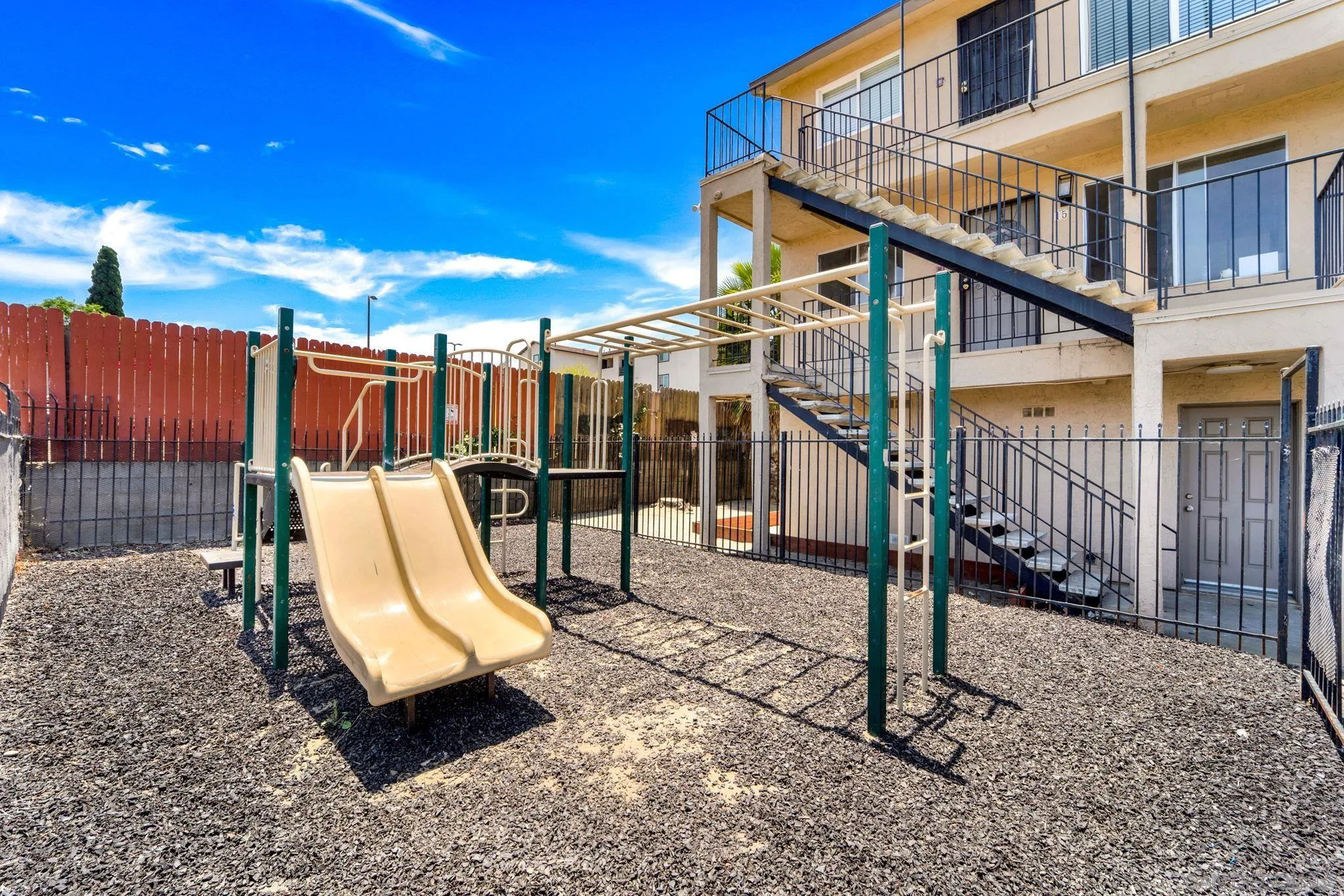 https://cdn.realtyfeed.com/cdn/127/240013416/0ea552eea431f9a3c051c395e29e38bb.webp