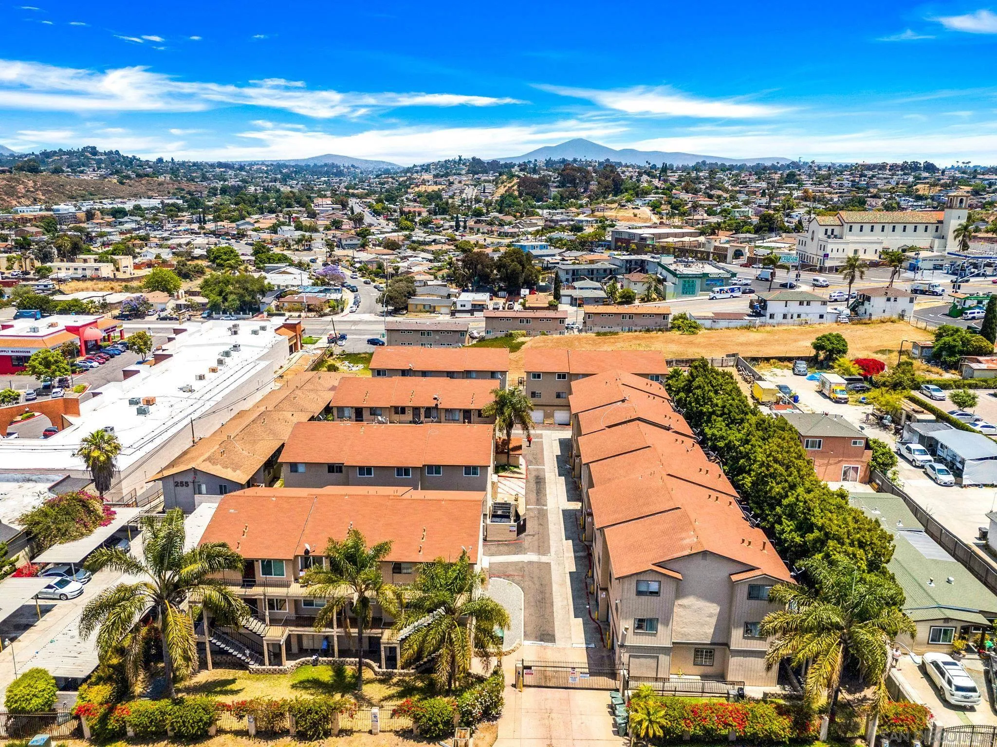 https://cdn.realtyfeed.com/cdn/127/240013416/54955a1e335119805c3b3e1b97538e17.webp
