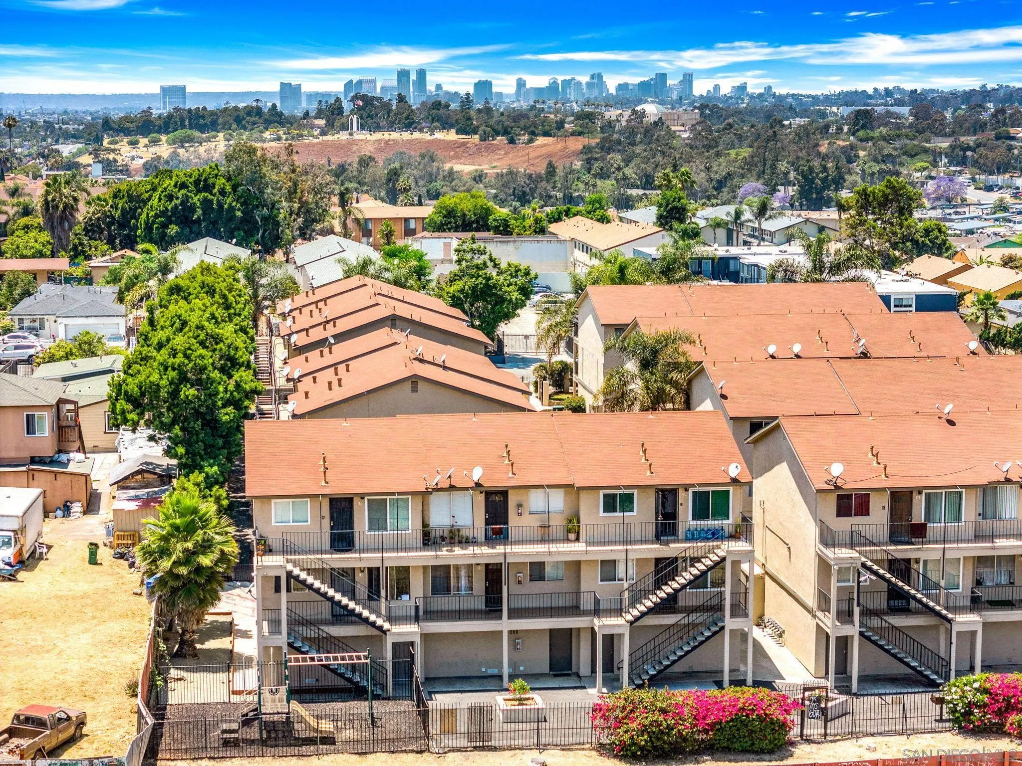 https://cdn.realtyfeed.com/cdn/127/240013416/972f02eb07cefec56f9a0cb1991f924c.webp