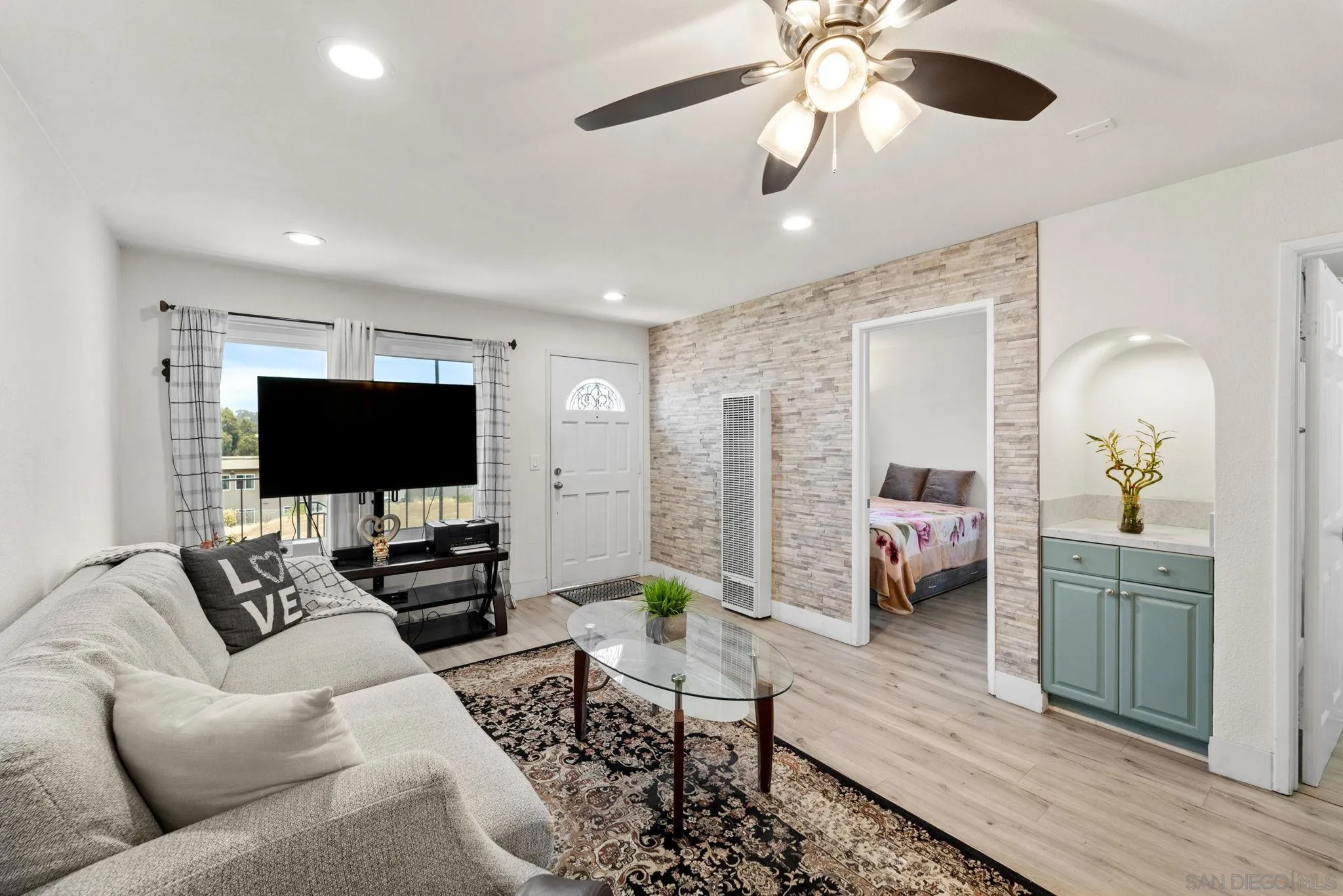 https://cdn.realtyfeed.com/cdn/127/240013416/9e4a85674806a8160c3d4d21aba7a1a1.webp