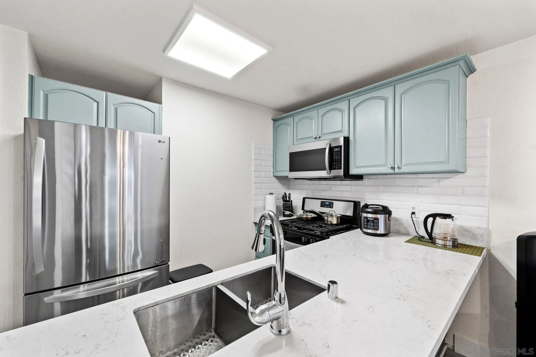 https://cdn.realtyfeed.com/cdn/127/240013416/9f5c9a2bd9222b2c68ba091b7d0f2418.webp