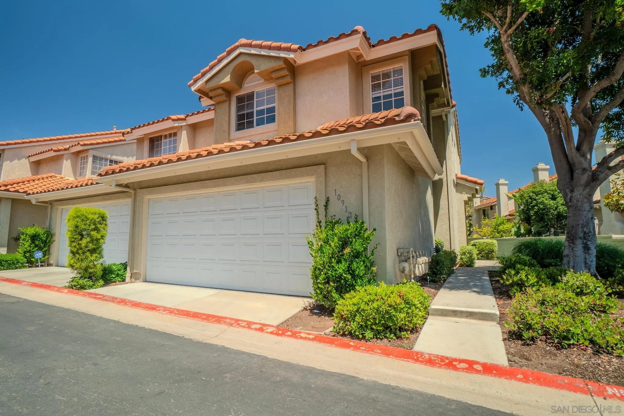 Photo #2: 240013456 Listing 