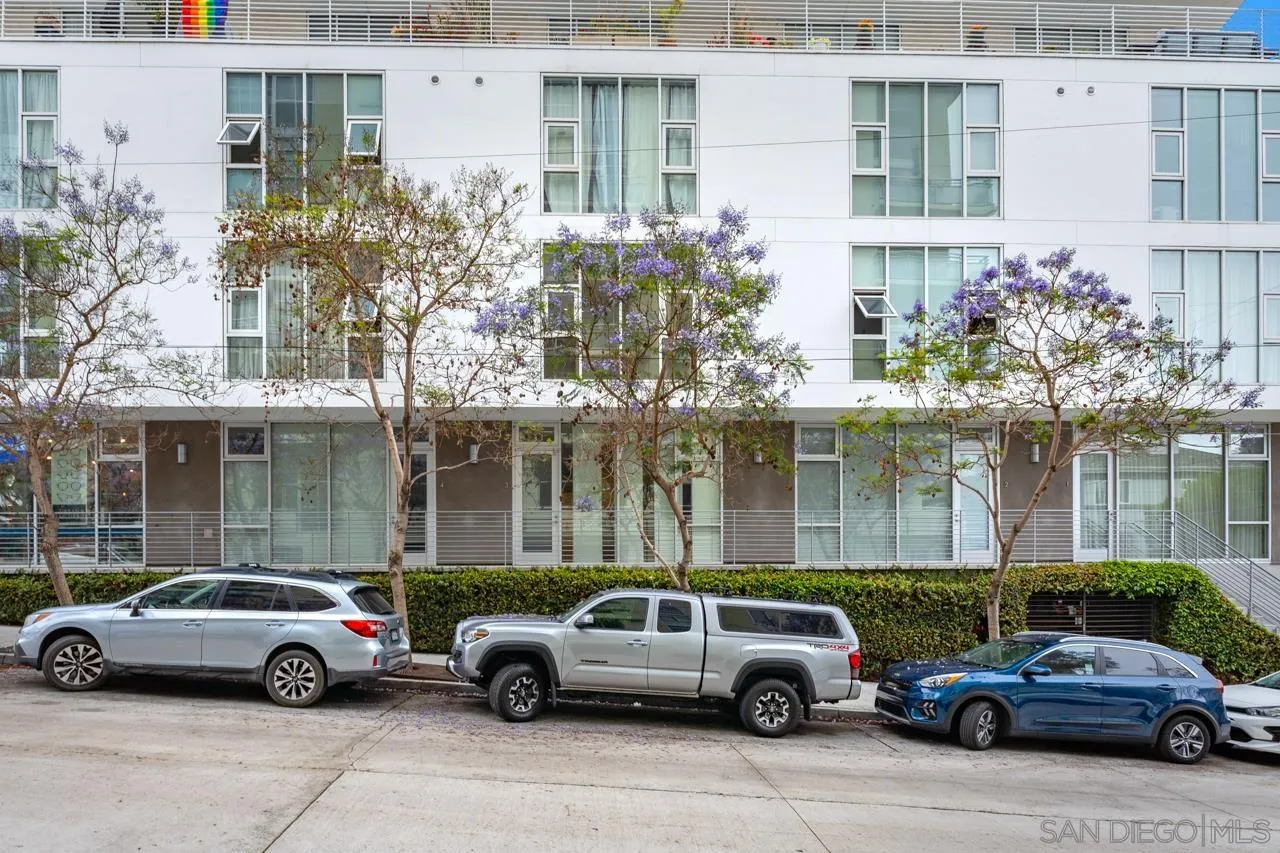Photo #2: 240013521 Listing 