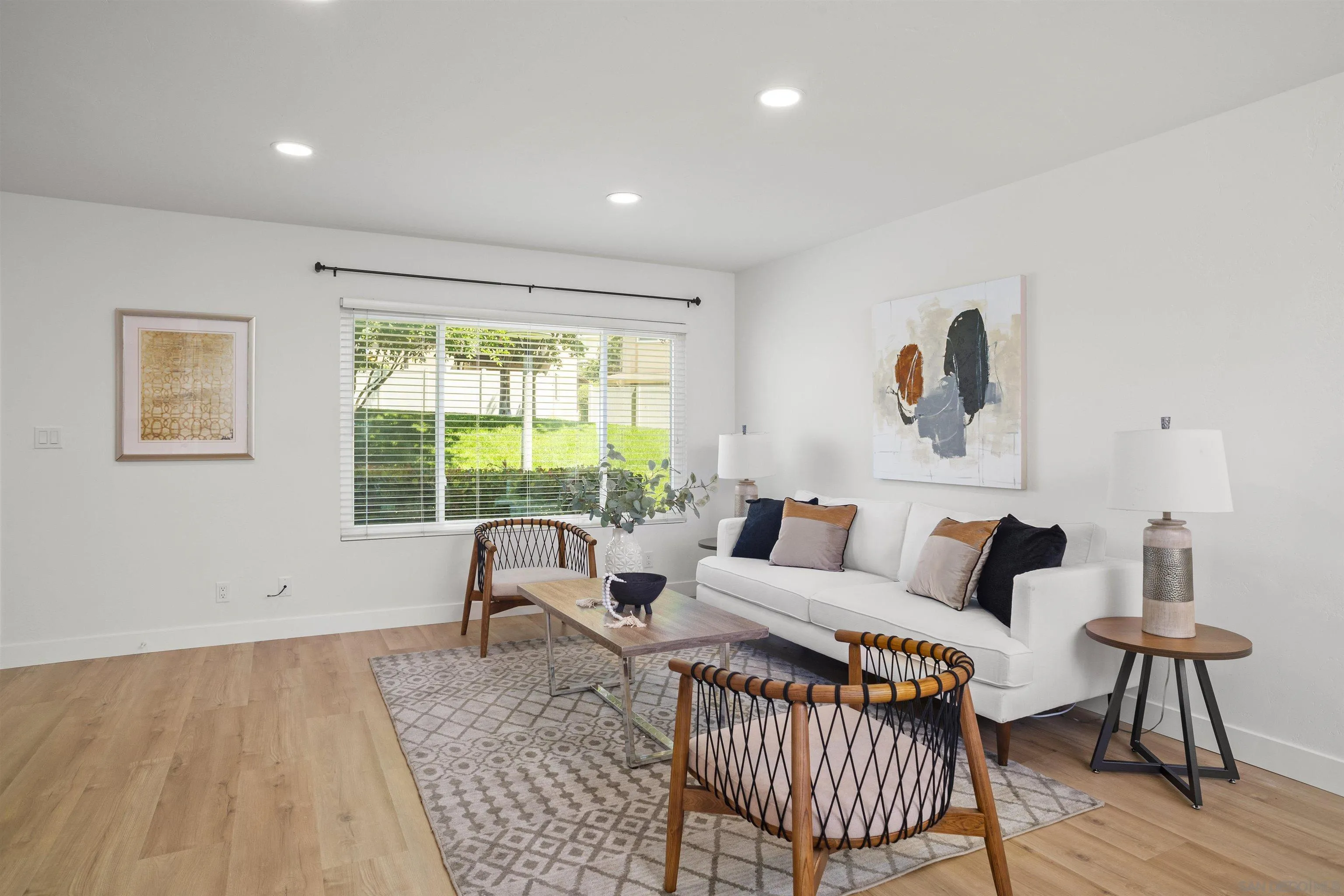 Photo #4: 240013621 Listing 