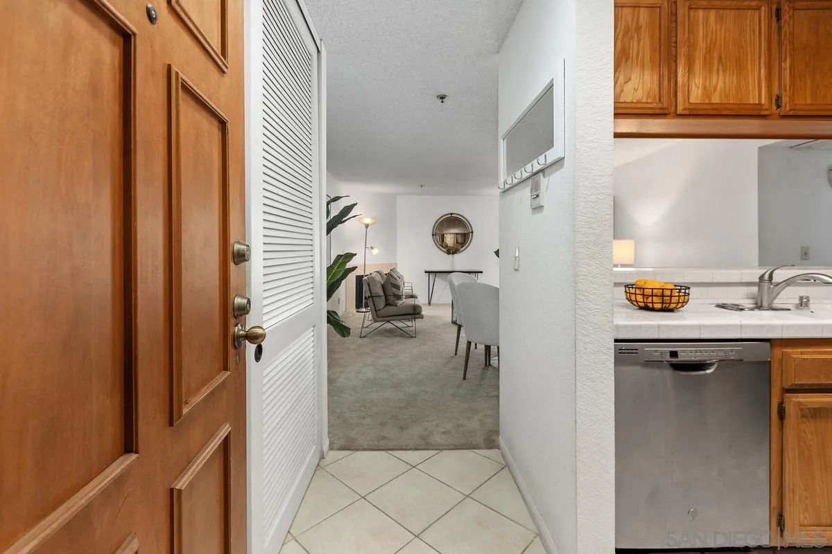 Photo #3: 240013661 Listing 