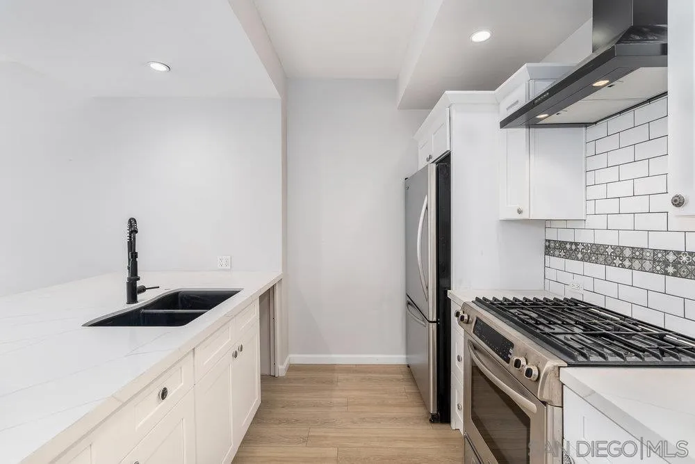 Photo #5: 240013732 Listing 