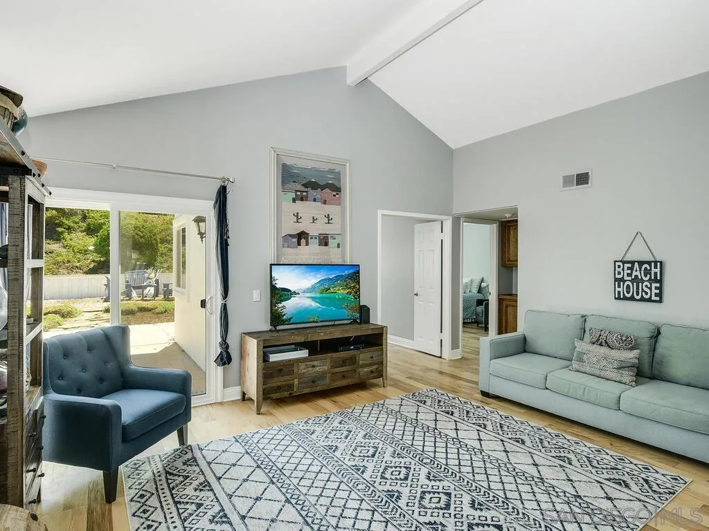 Photo #5: 240013782 Listing 
