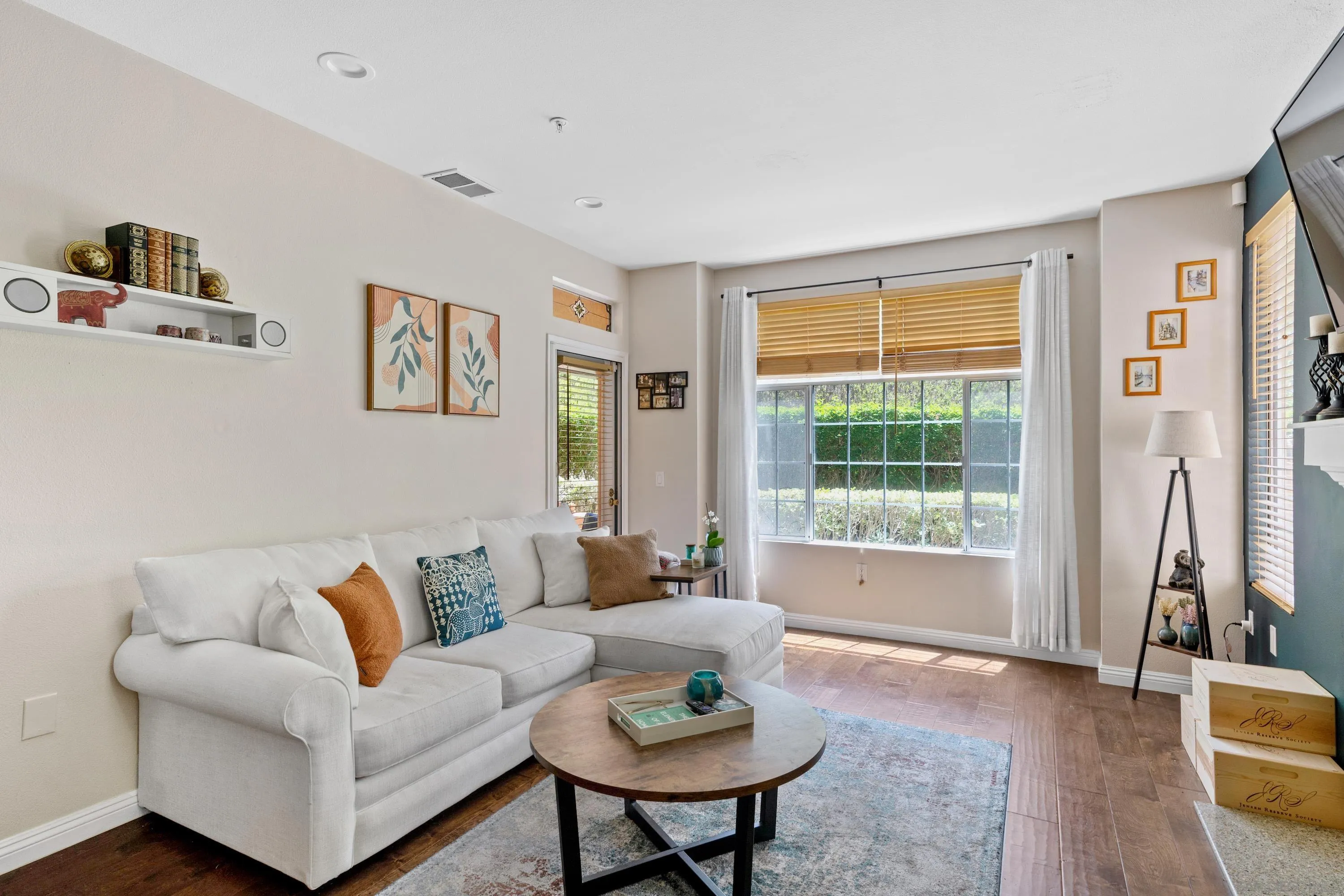 Photo #4: 240013821 Listing 