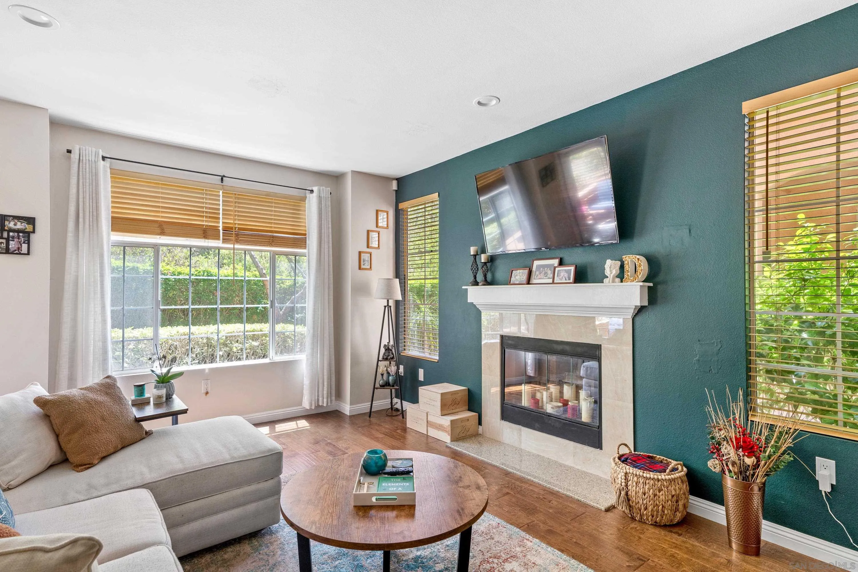 Photo #2: 240013821 Listing 