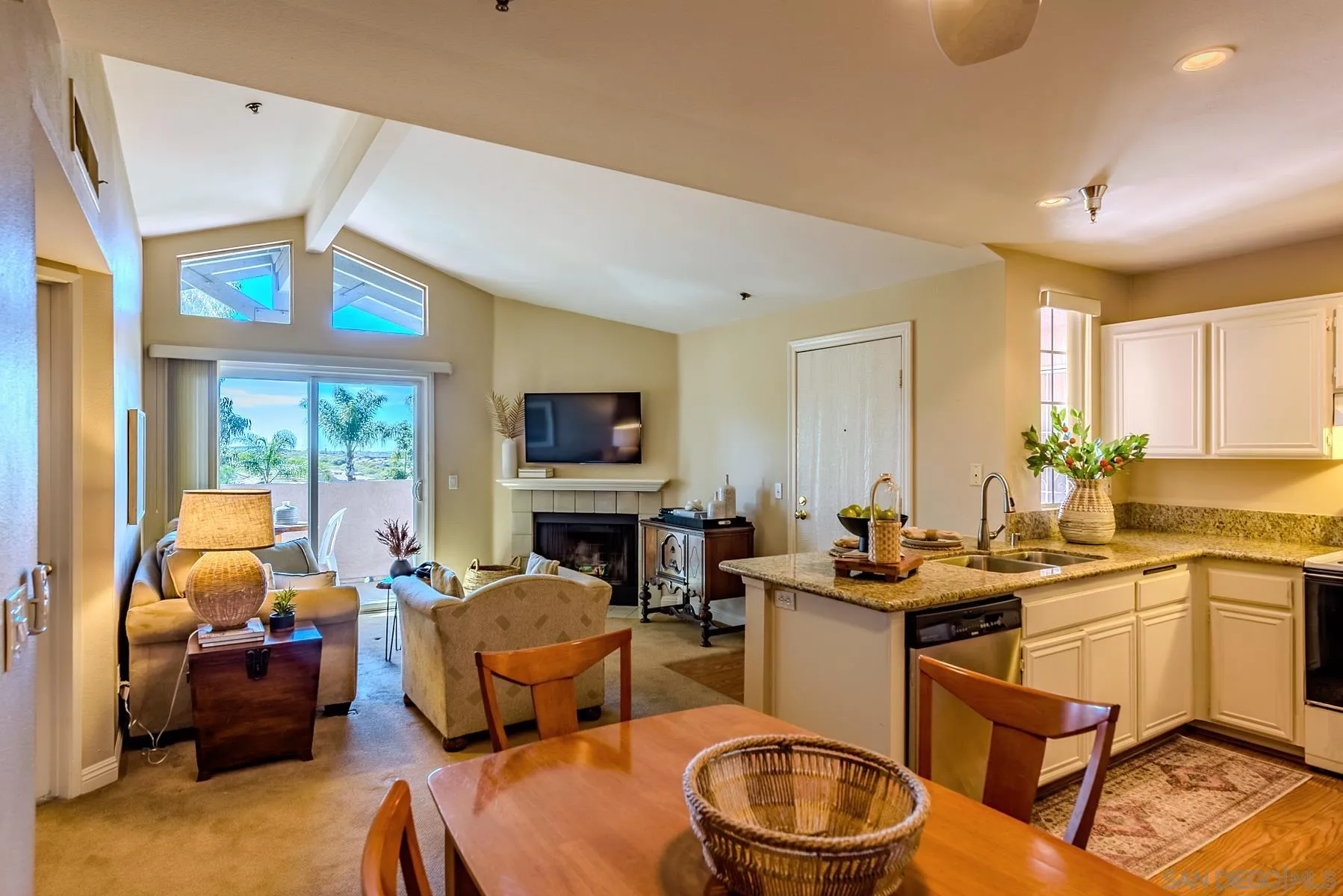 Photo #4: 240013863 Listing 