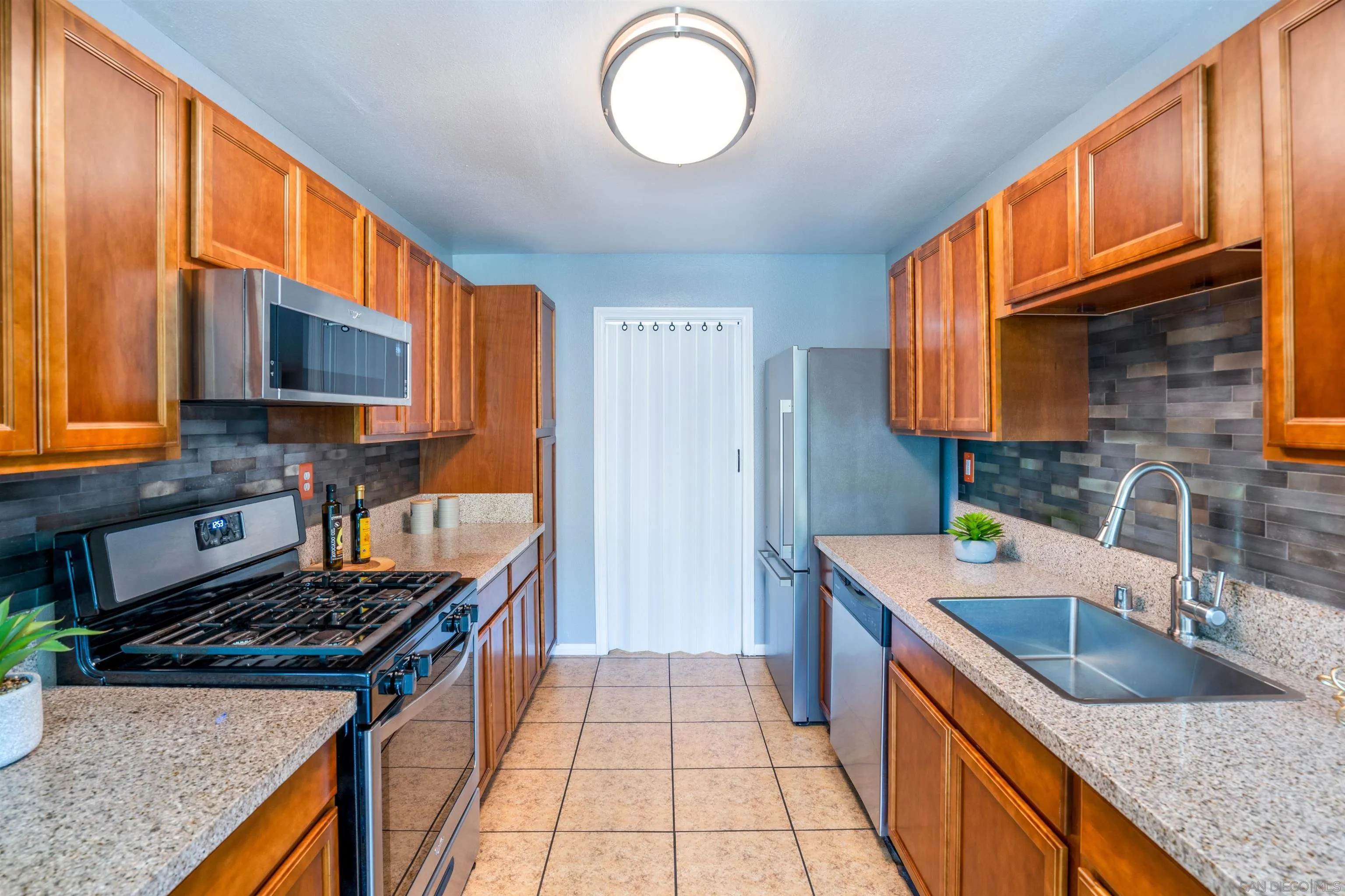 https://cdn.realtyfeed.com/cdn/127/240014017/f597358f31cfc695923a6ae25aca7bc9.webp