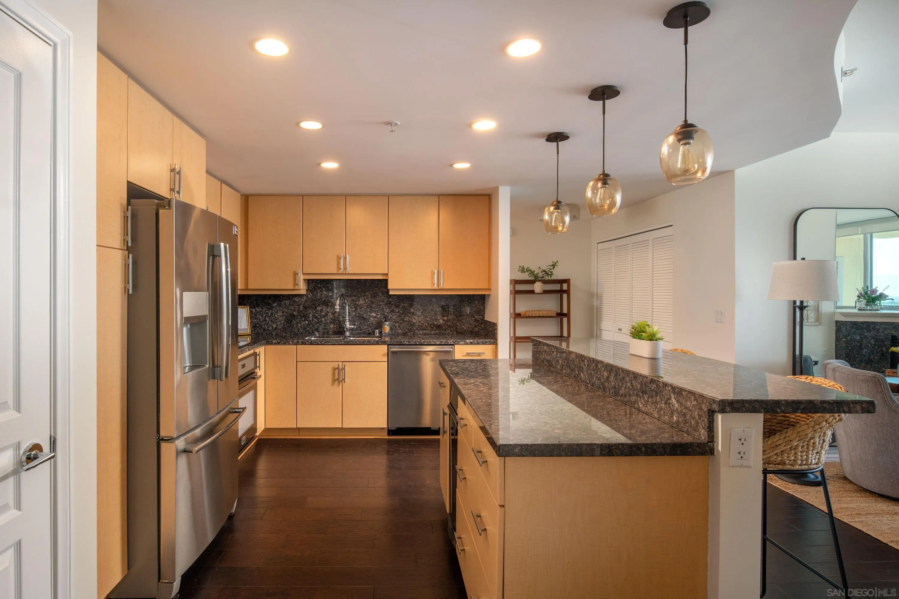 Photo #6: 240014077 Listing 