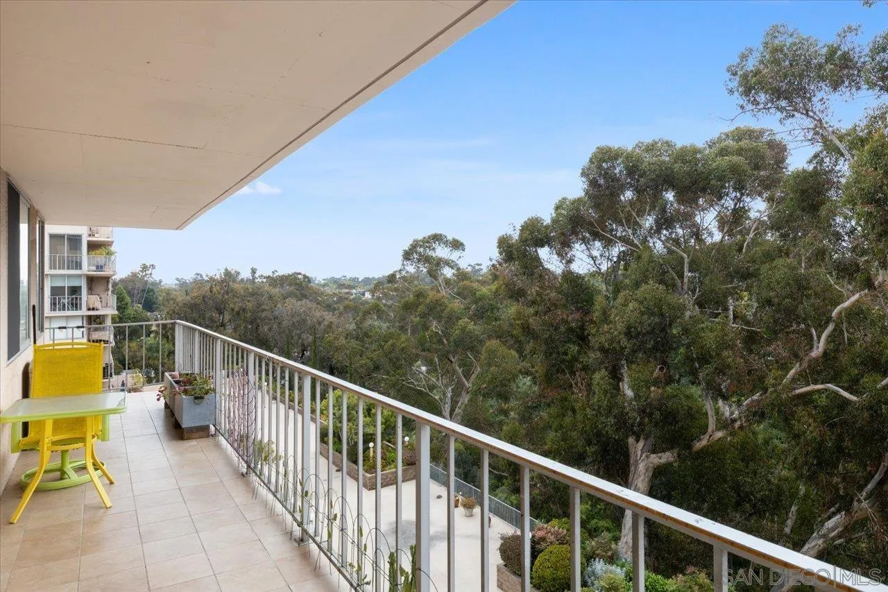 Photo #4: 240014080 Listing 