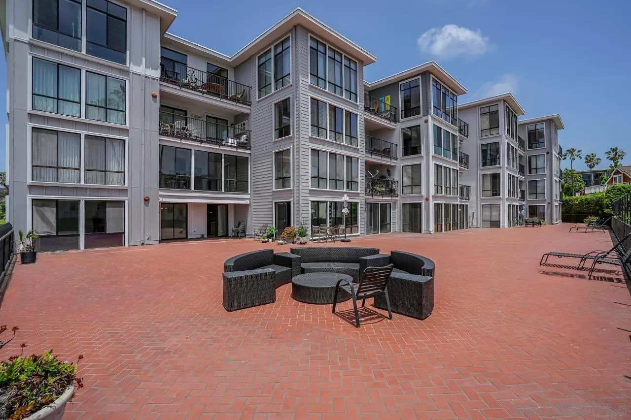 Photo #3: 240014129 Listing 