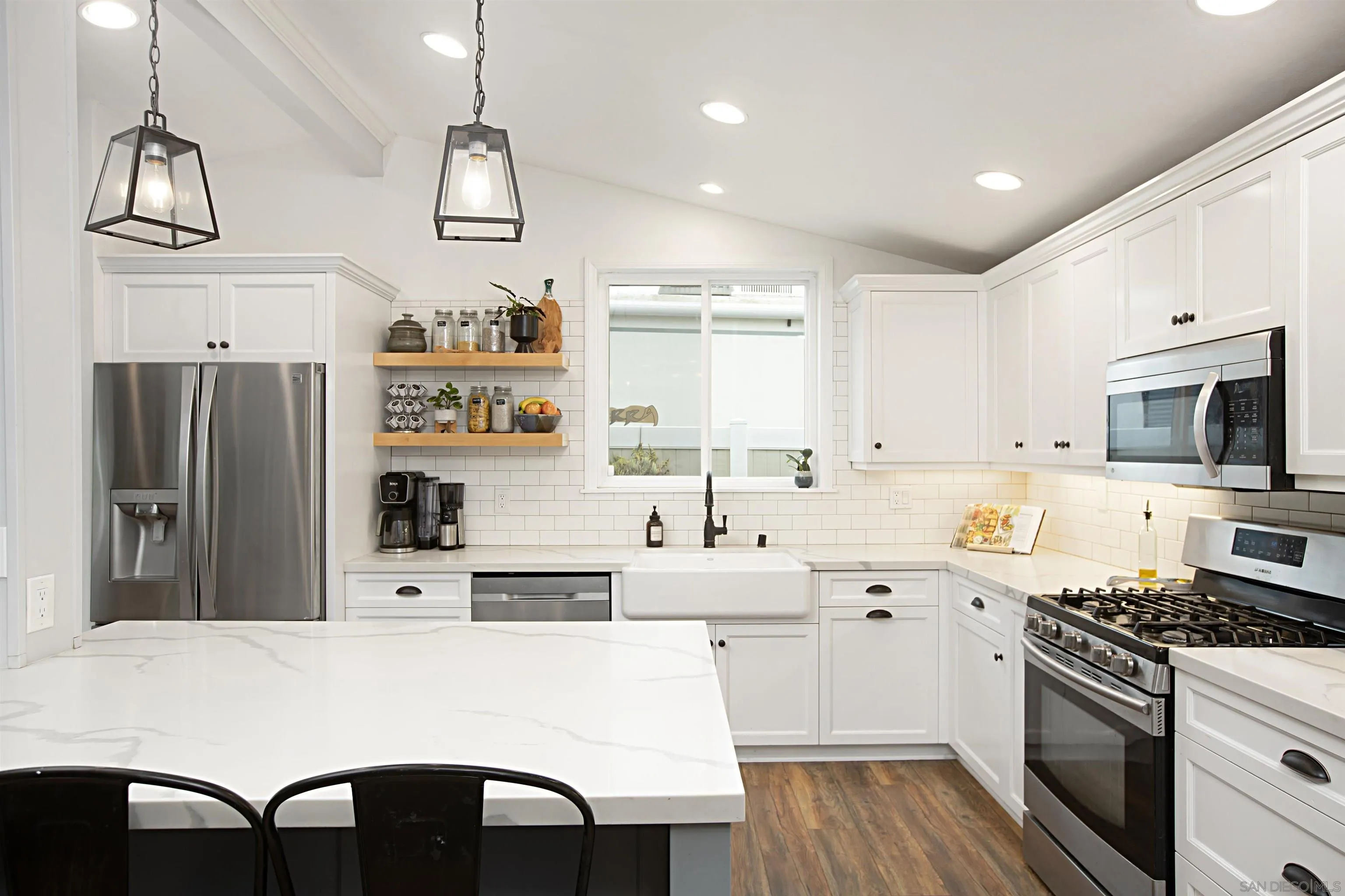 https://cdn.realtyfeed.com/cdn/127/240014207/6c5bf7be9a80ecd14b94a4a45f9b9823.webp