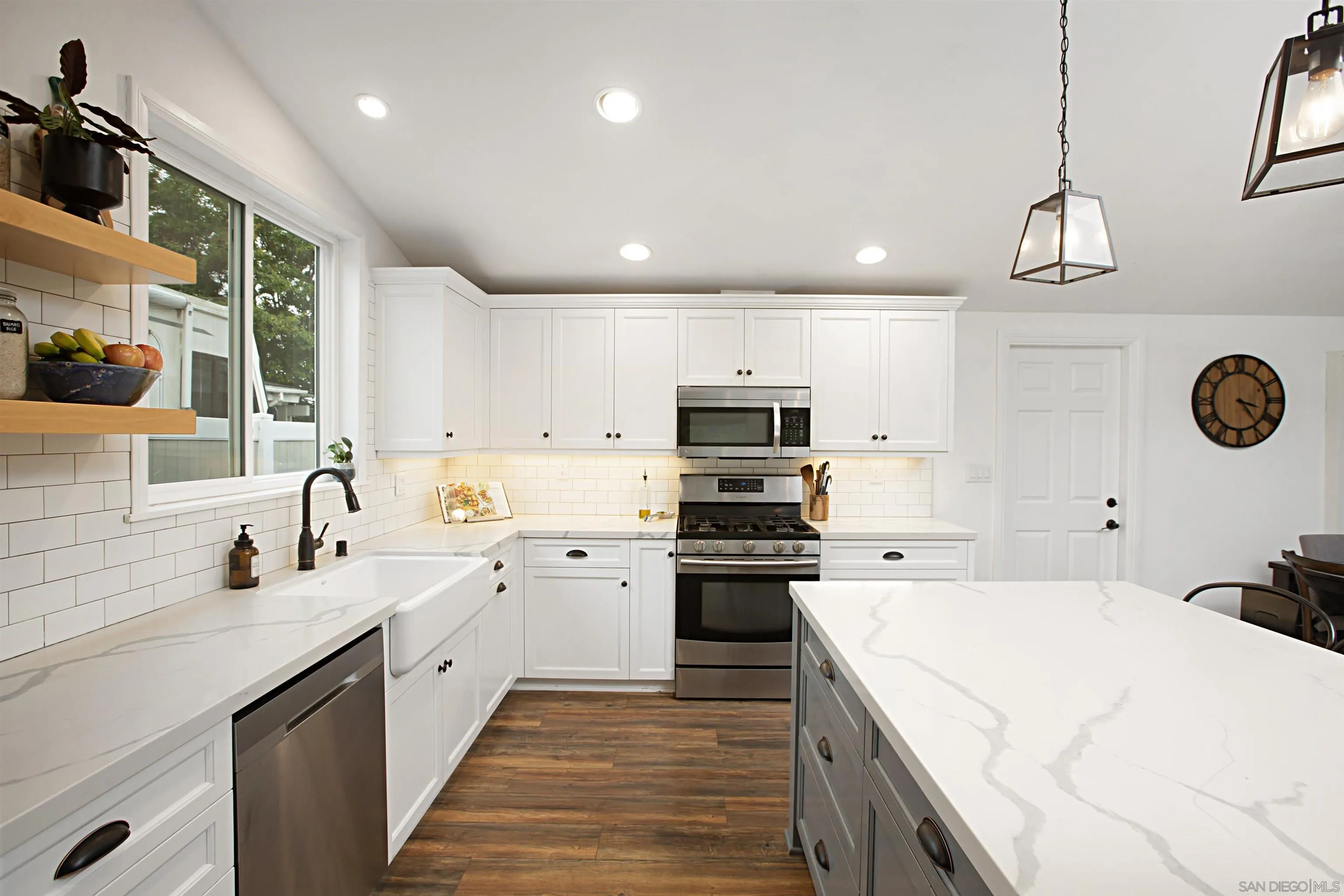 https://cdn.realtyfeed.com/cdn/127/240014207/777cc801295e0729799218e44318f5eb.webp