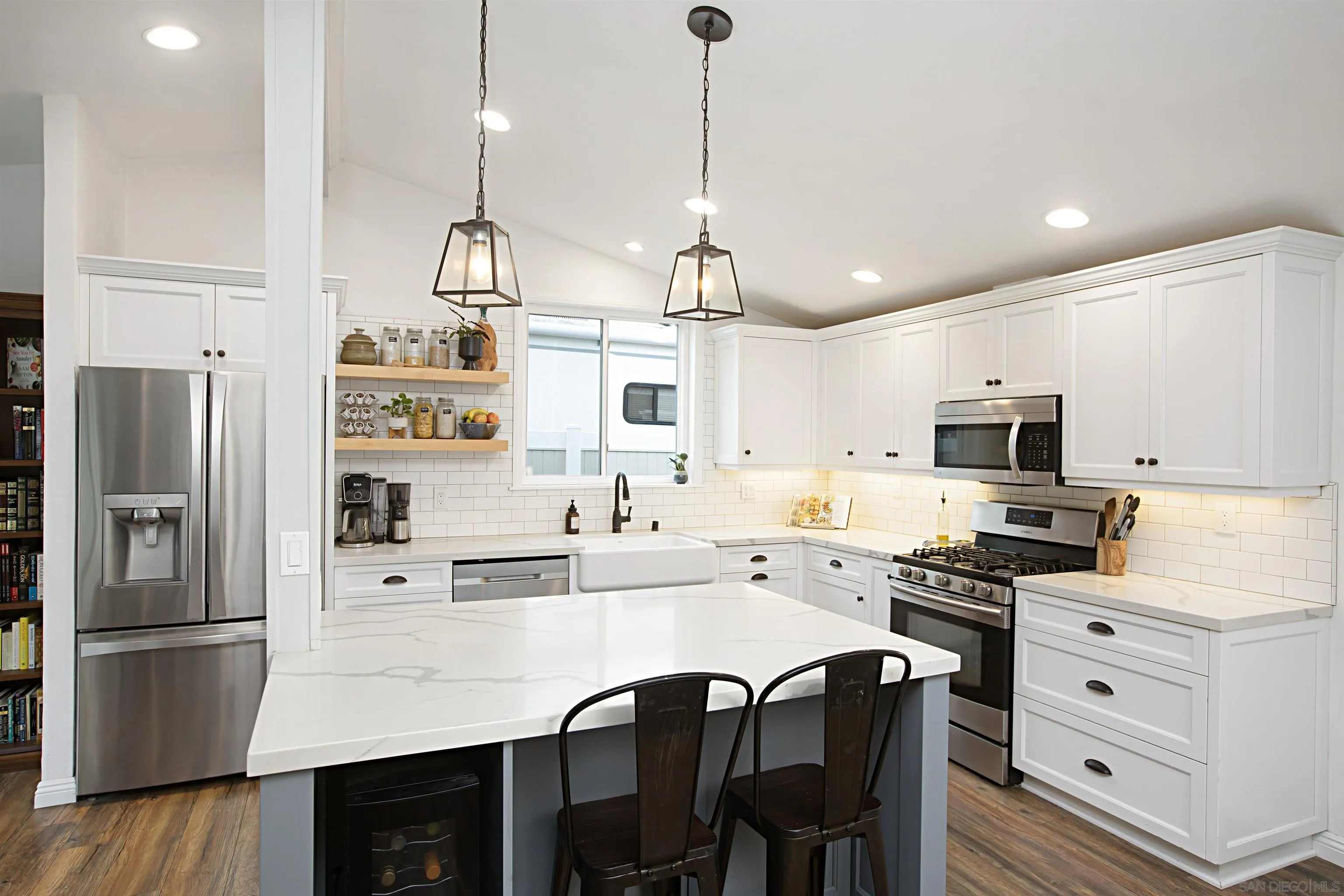https://cdn.realtyfeed.com/cdn/127/240014207/c321da612e3b3a25a4e65a457d76217e.webp