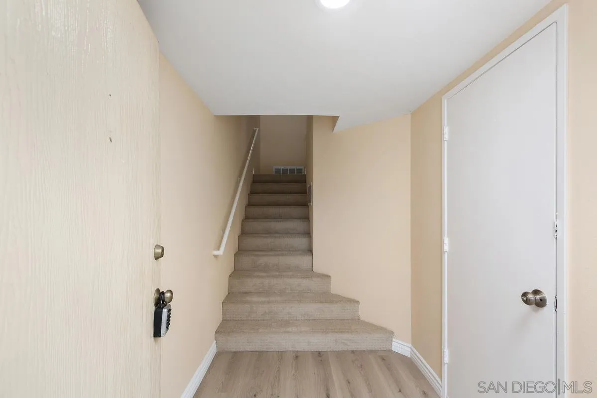 Photo #3: 240014321 Listing 