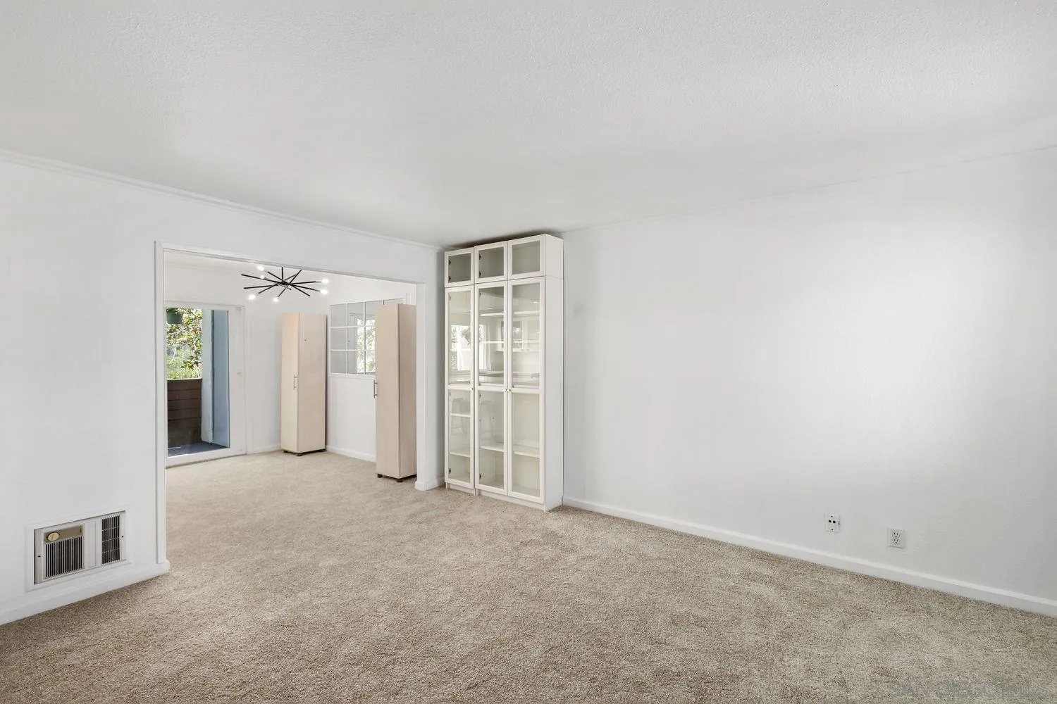 Photo #3: 240014330 Listing 