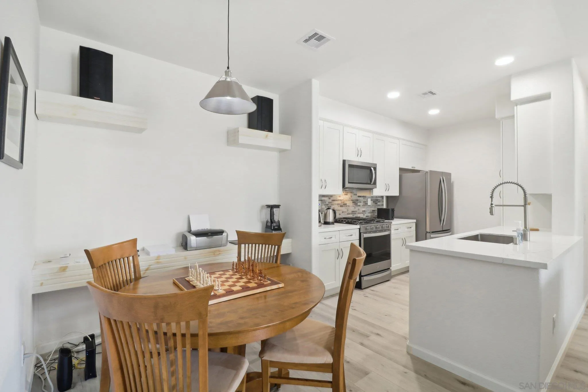 Photo #5: 240014390 Listing 