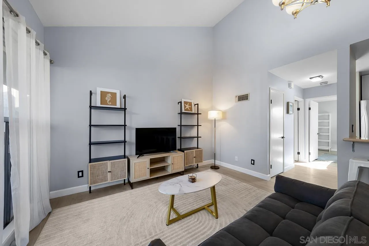 Photo #3: 240014415 Listing 