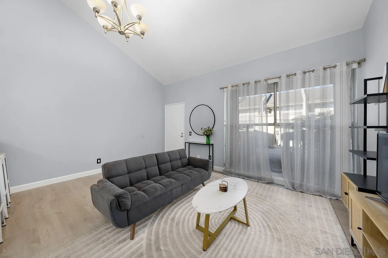Photo #5: 240014415 Listing 