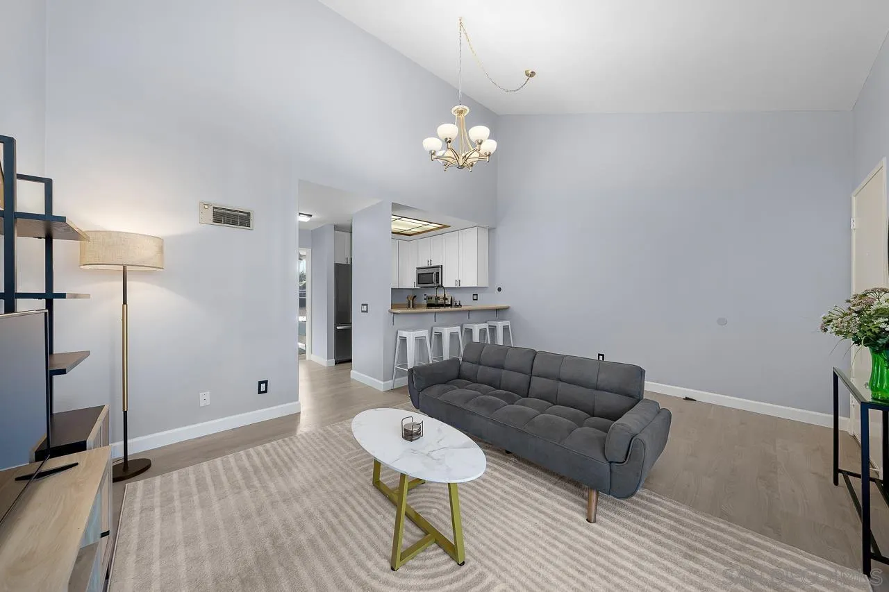 Photo #4: 240014415 Listing 