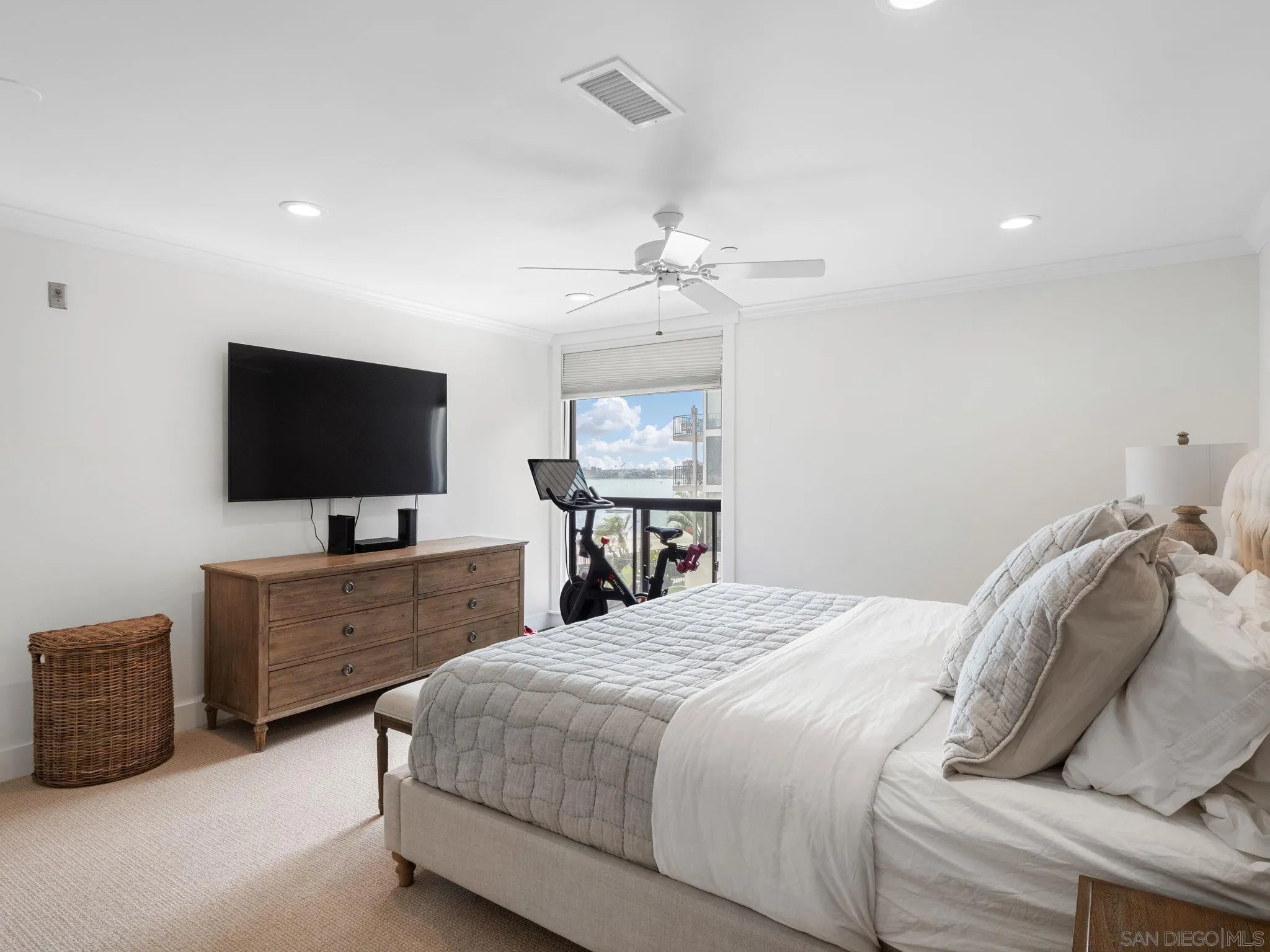 https://cdn.realtyfeed.com/cdn/127/240014490/299d441850c9e43850974c943a61a355.webp