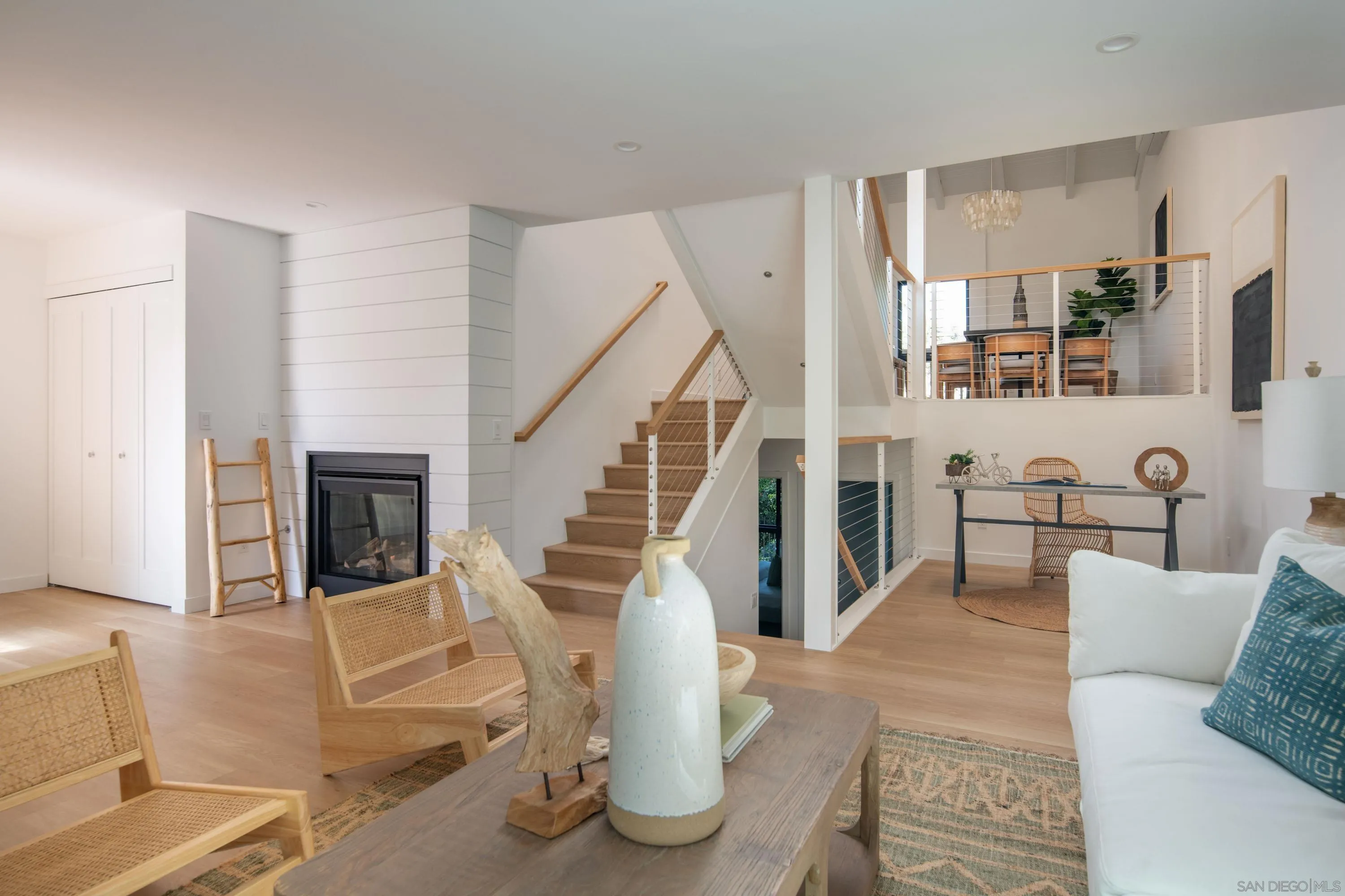 Photo #2: 240014585 Listing 
