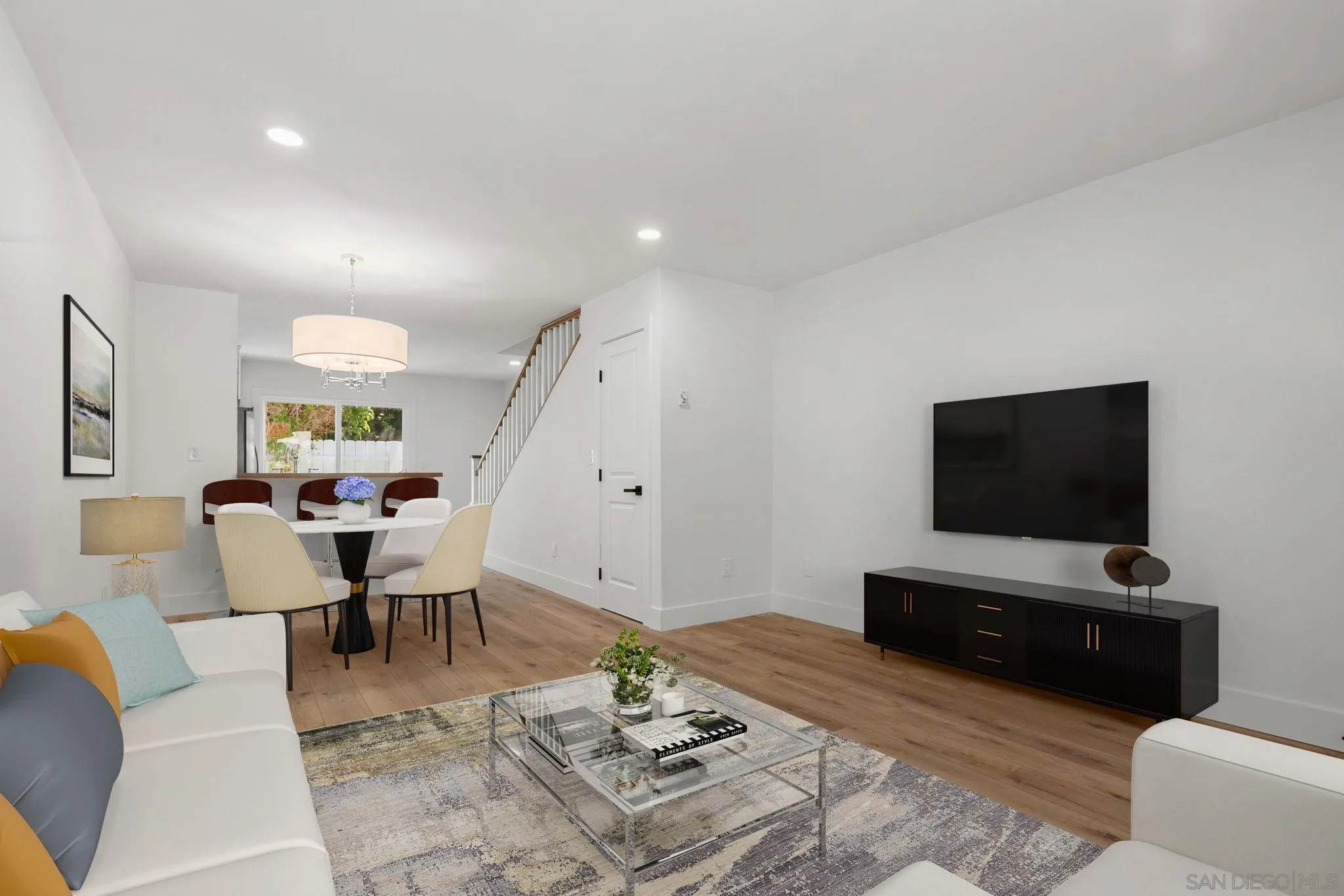 Photo #3: 240014674 Listing 