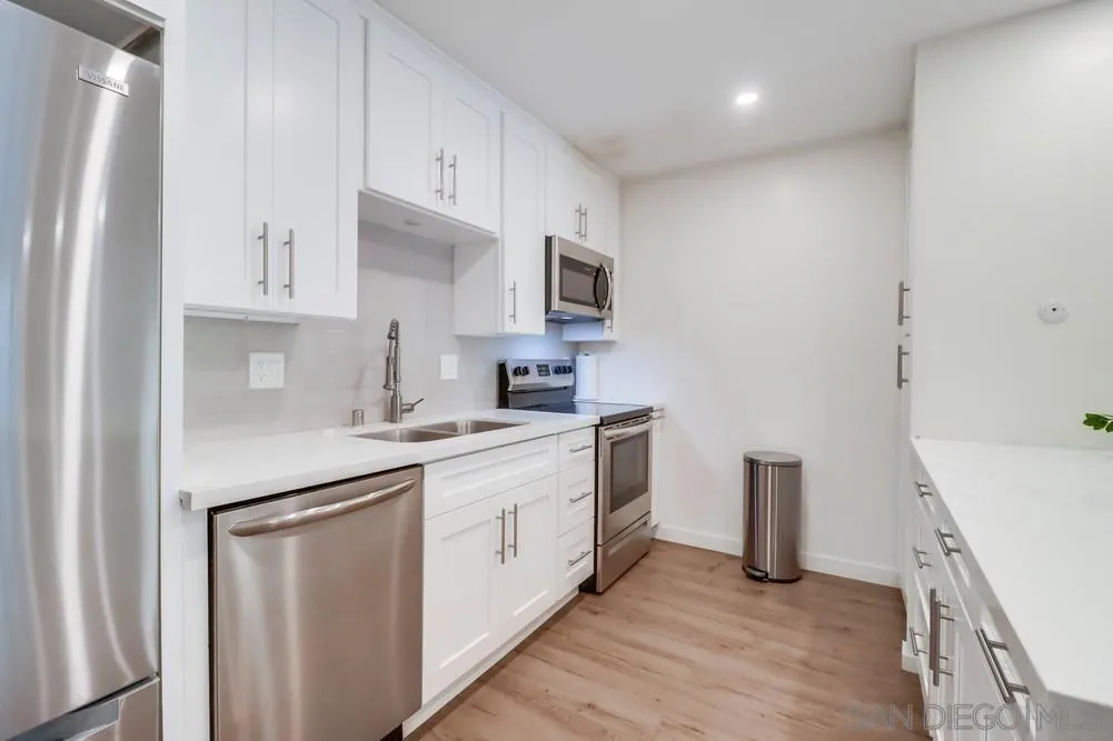 Photo #2: 240014754 Listing 