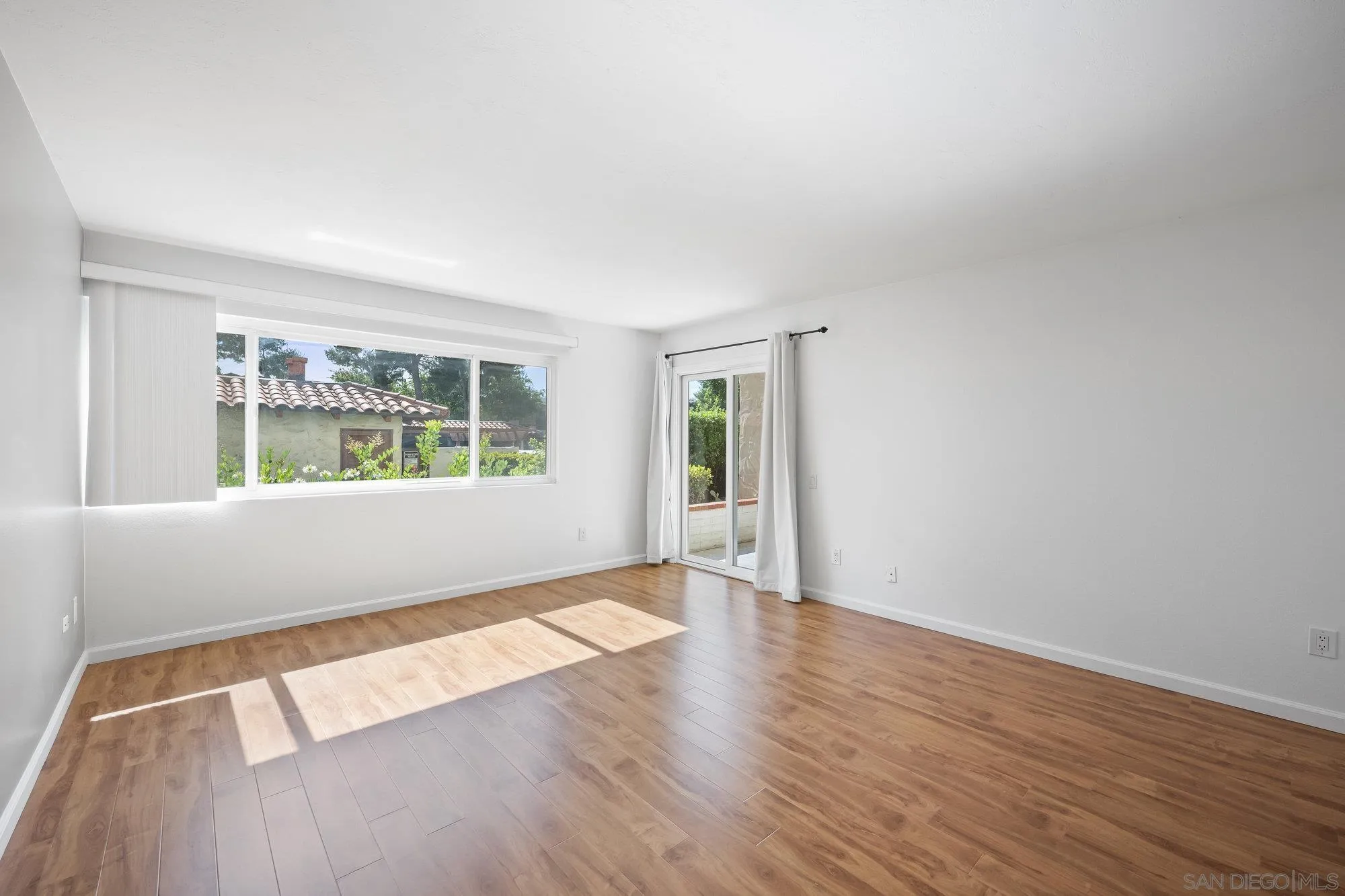 Photo #2: 240014756 Listing 