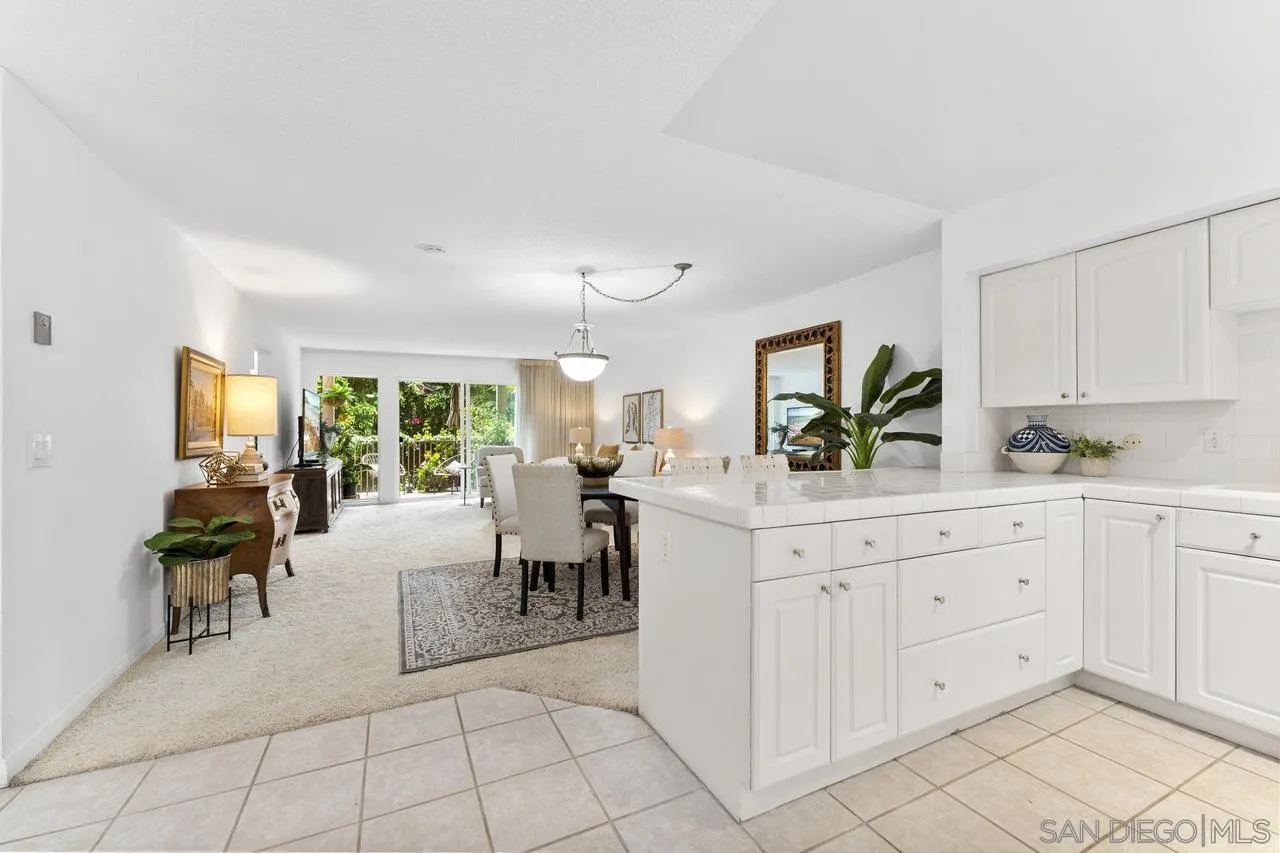 Photo #4: 240014809 Listing 