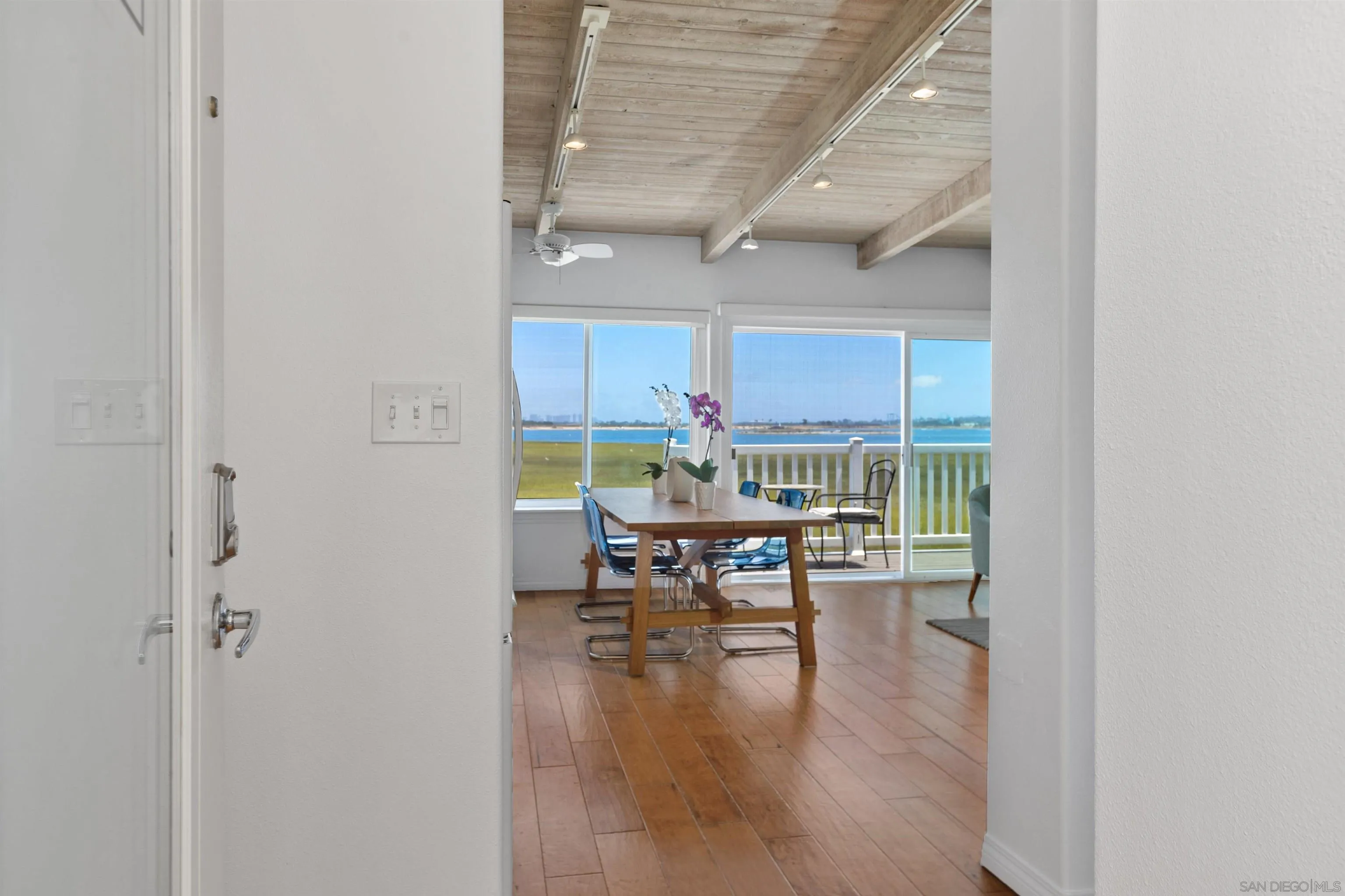Photo #3: 240014889 Listing 