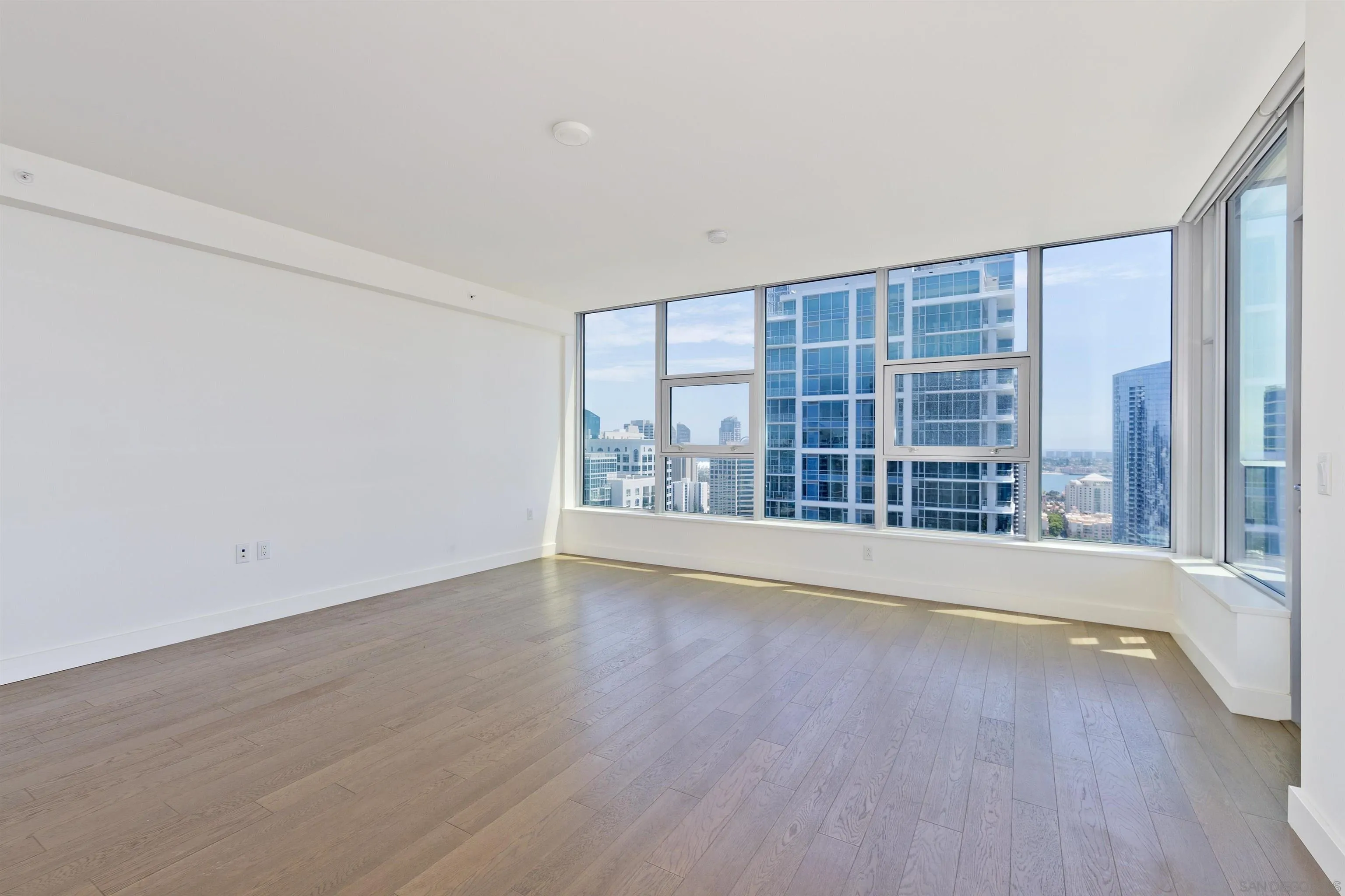 Photo #4: 240014992 Listing 