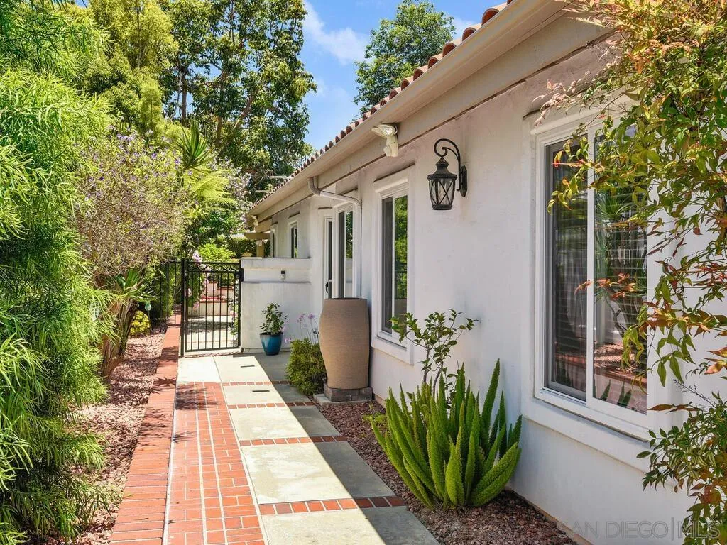 Photo #2: 240015044 Listing 
