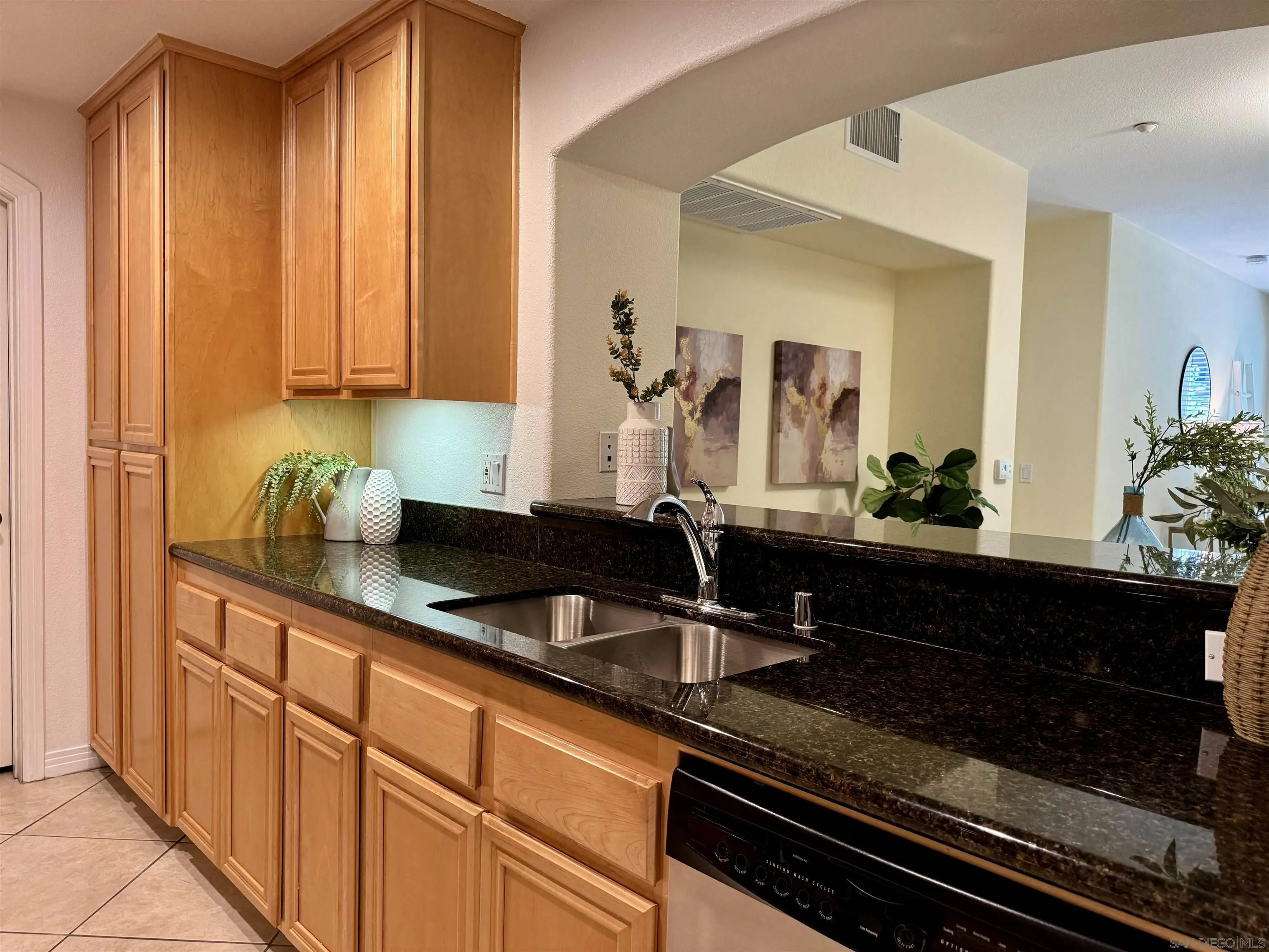 Photo #3: 240015147 Listing 