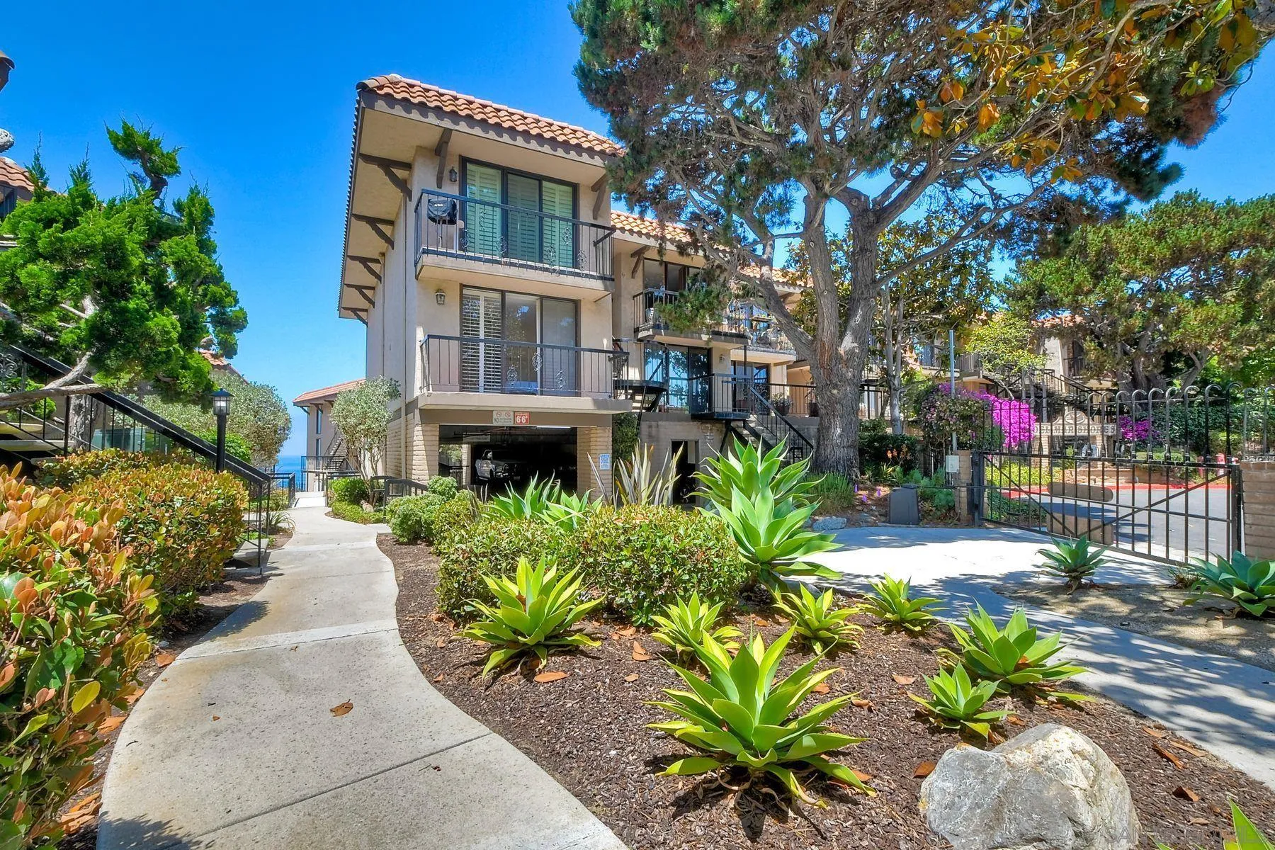 Photo #5: 240015185 Listing 