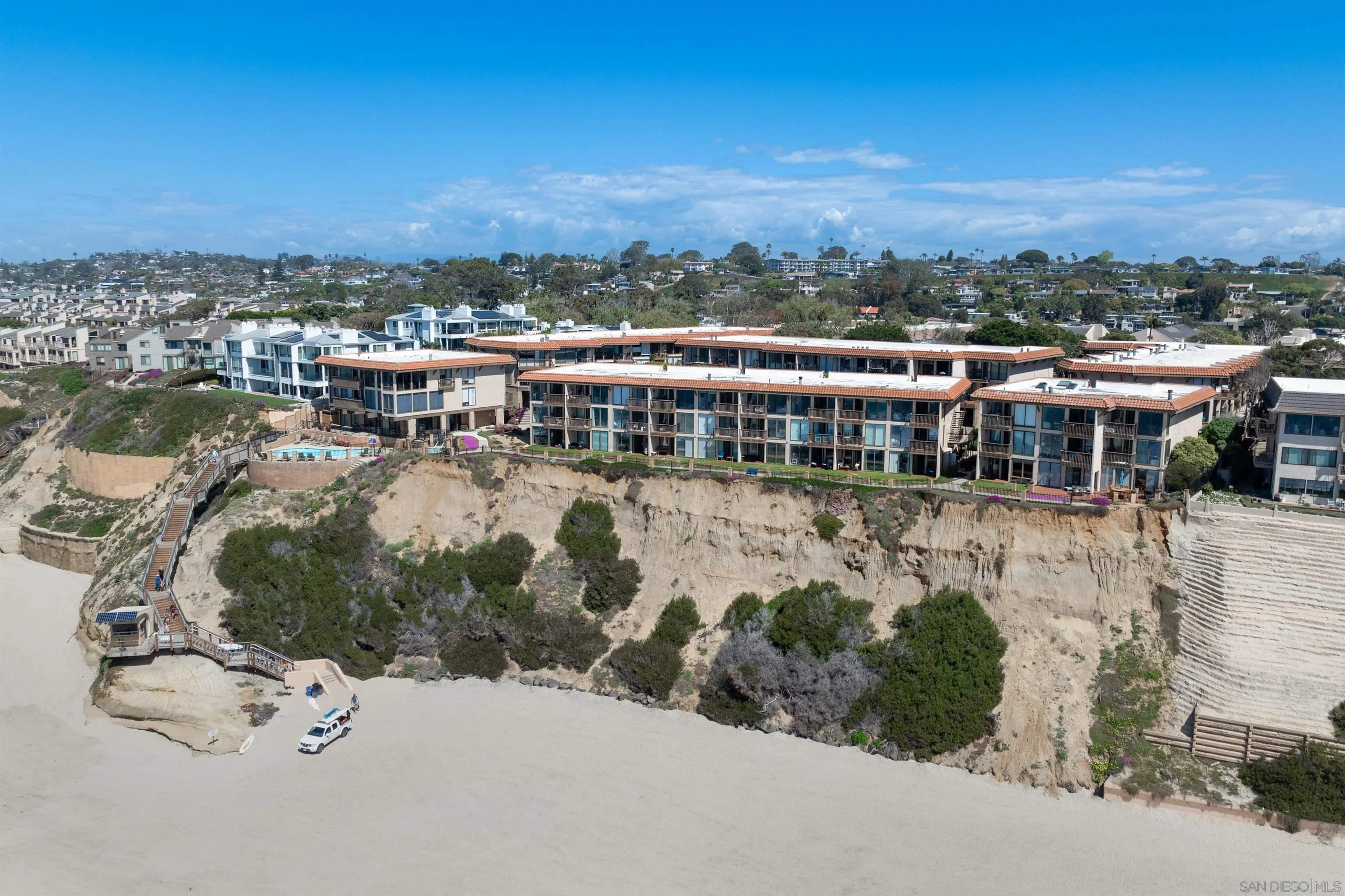 Photo #4: 240015185 Listing 