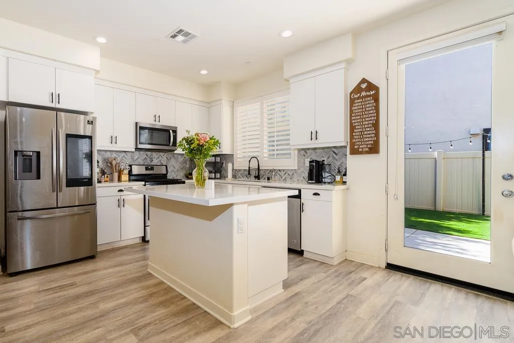 Photo #4: 240015213 Listing 