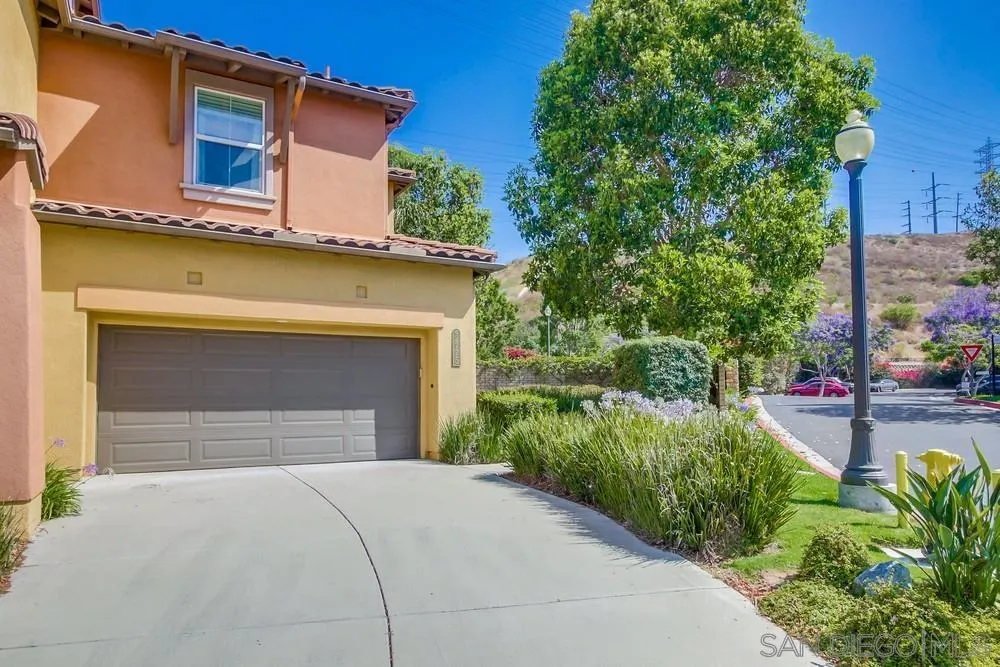 Photo #4: 240015406 Listing 