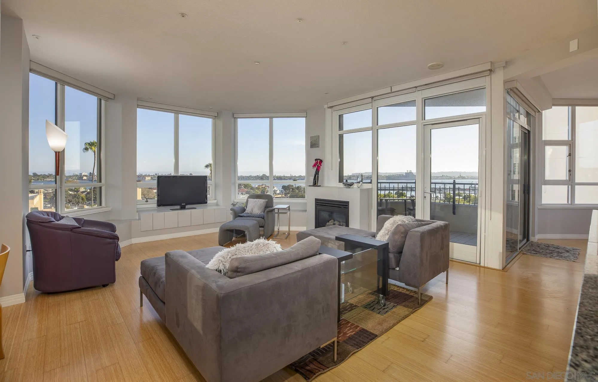 Photo #4: 240015437 Listing 