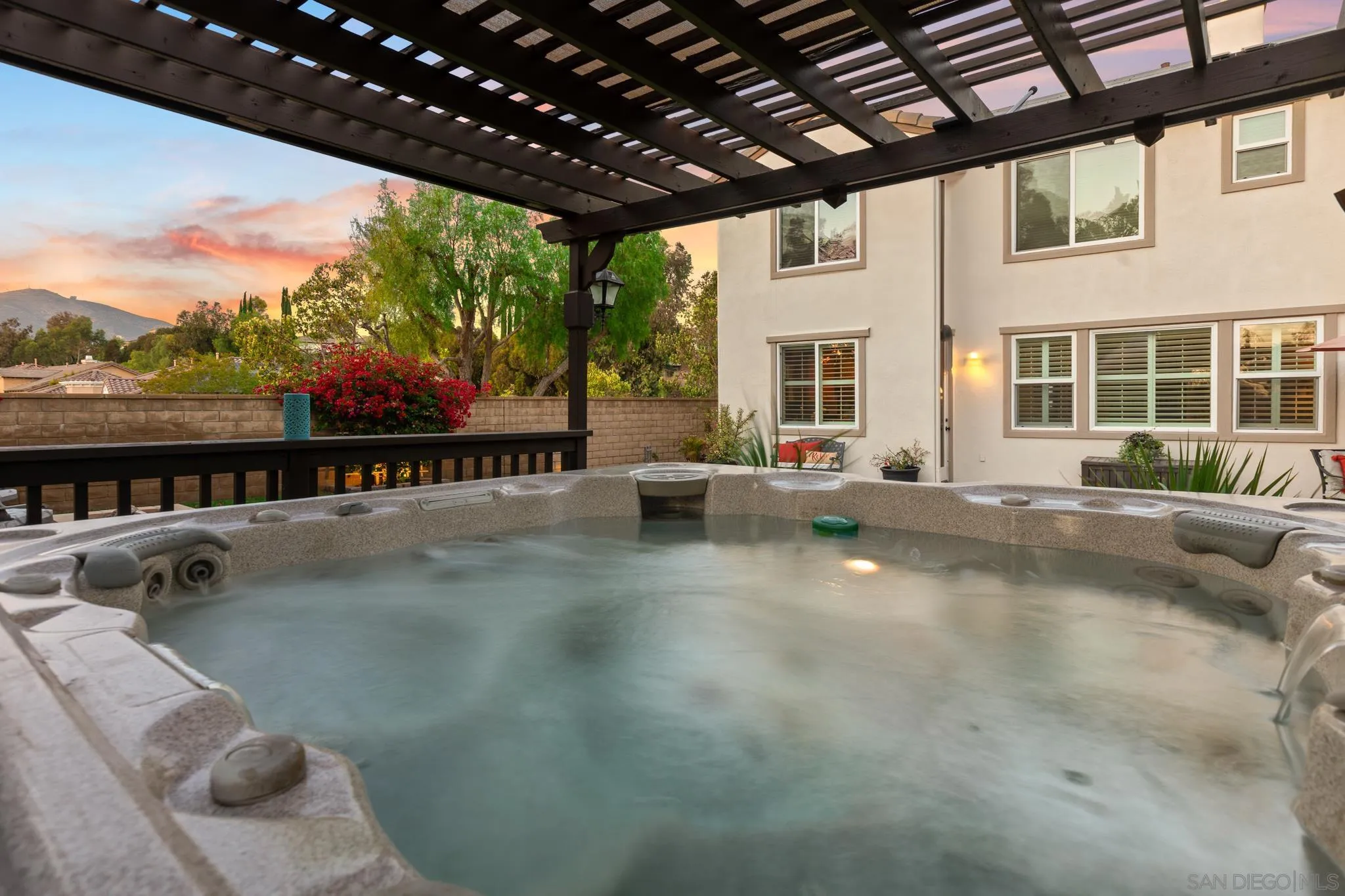 https://cdn.realtyfeed.com/cdn/127/240015456/3947199594a1c02e46662e69fa58eb24.webp