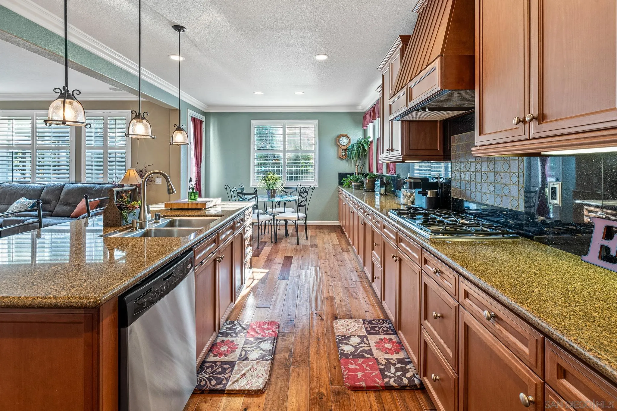 https://cdn.realtyfeed.com/cdn/127/240015456/871d7ca37381912427ff8ca79707649a.webp