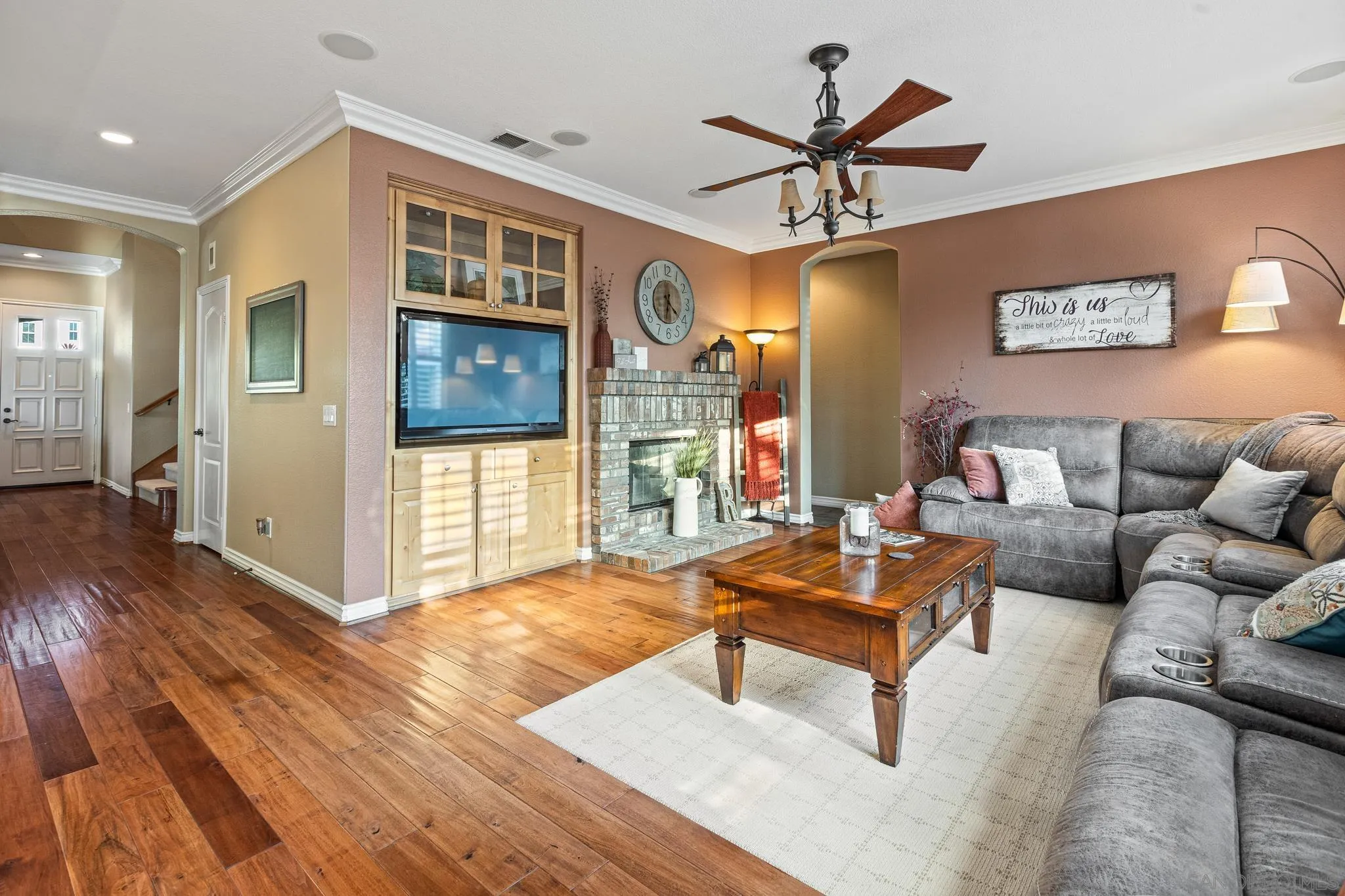 https://cdn.realtyfeed.com/cdn/127/240015456/ab6778538573a8027264eed59e247a8b.webp