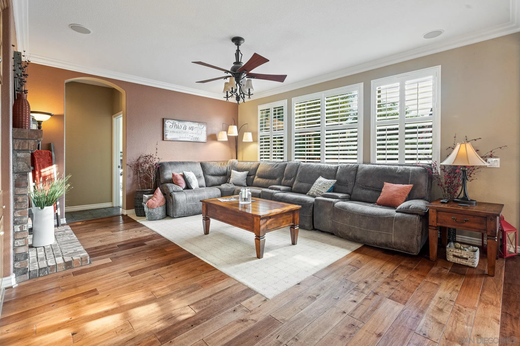 https://cdn.realtyfeed.com/cdn/127/240015456/c3d18c26181399b413fe11836ac5c6b0.webp