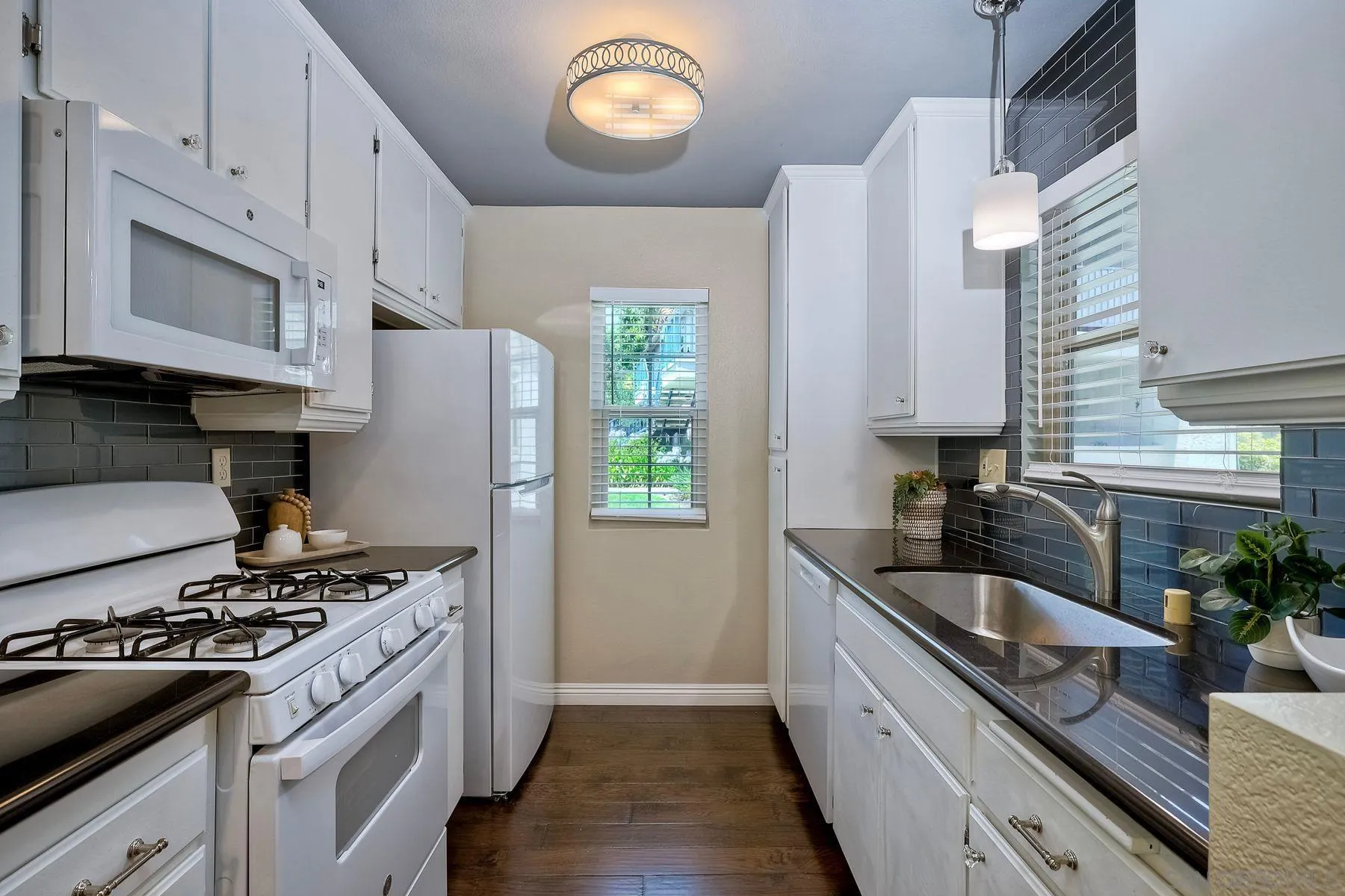 Photo #6: 240015489 Listing 