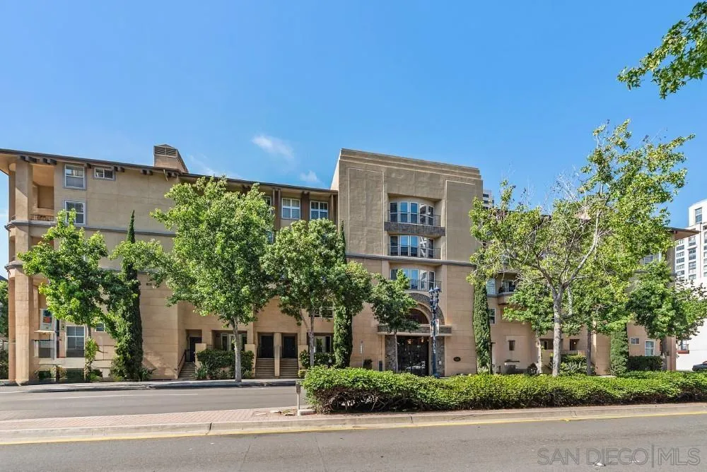 Photo #2: 240016006 Listing 