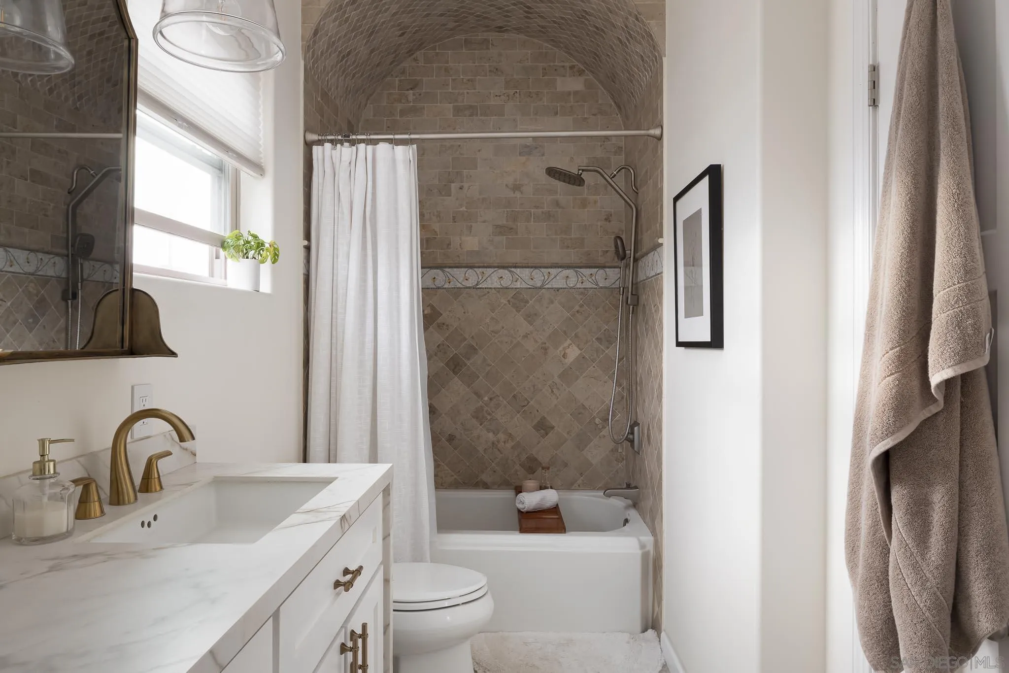 https://cdn.realtyfeed.com/cdn/127/240016061/9f1ead70ba679393e21abe9b04a2247a.webp